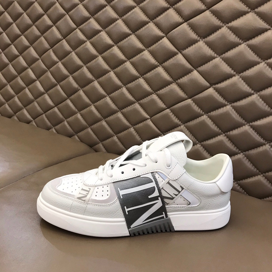 LuxluxHouse Best Quality Shoes Valentino