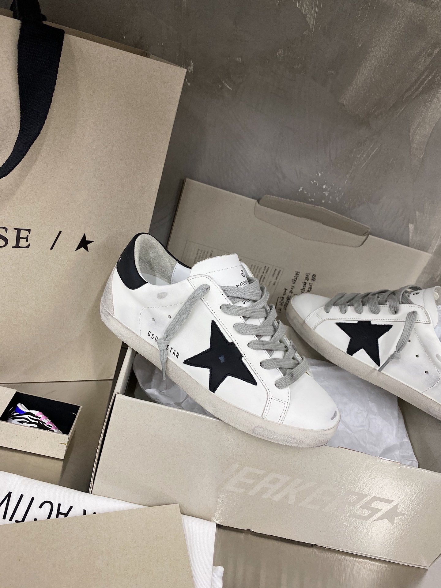 LuxluxHouse Best Quality Shoes Golden Goose