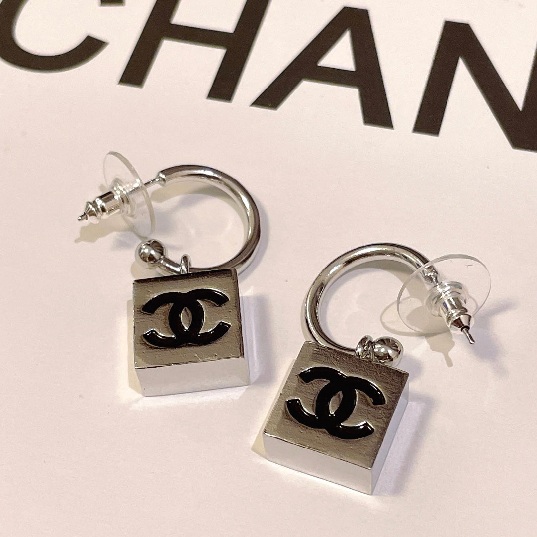 LuxluxHouse Low Price And High Quality Accessories Earrings