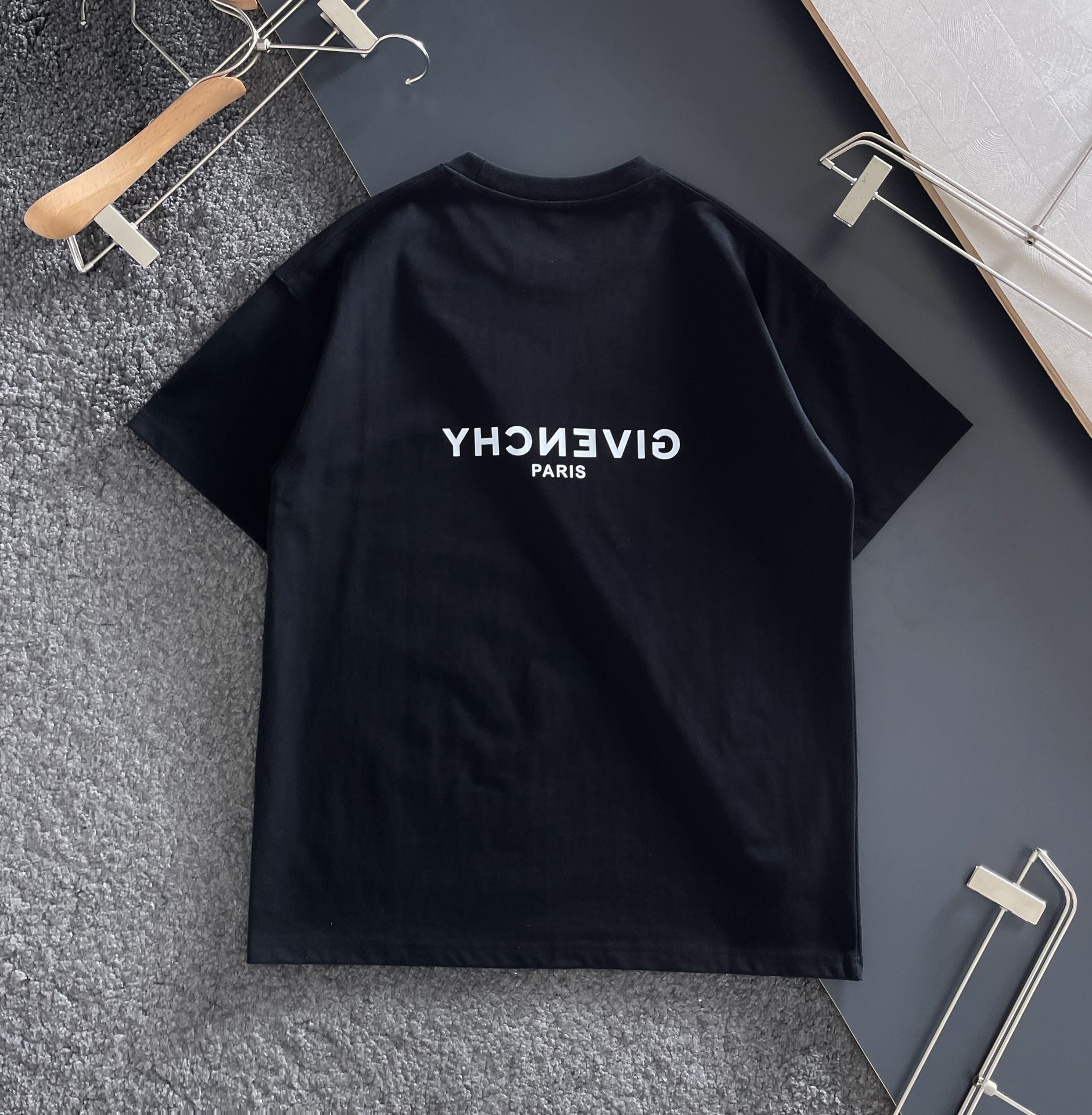 LuxluxHouse Best Quality Clothes Givenchy T-shirt