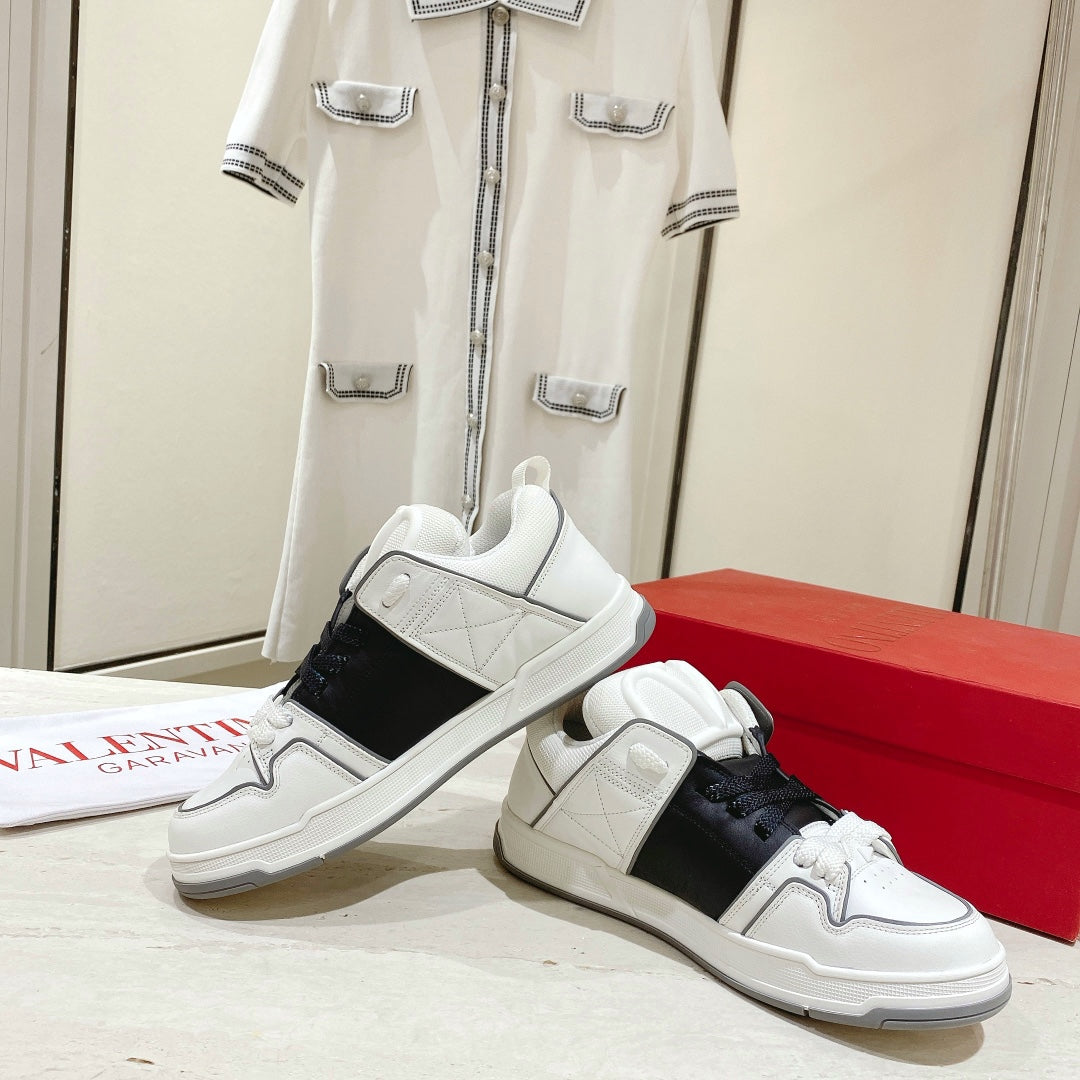 LuxluxHouse Best Quality Shoes Valentino