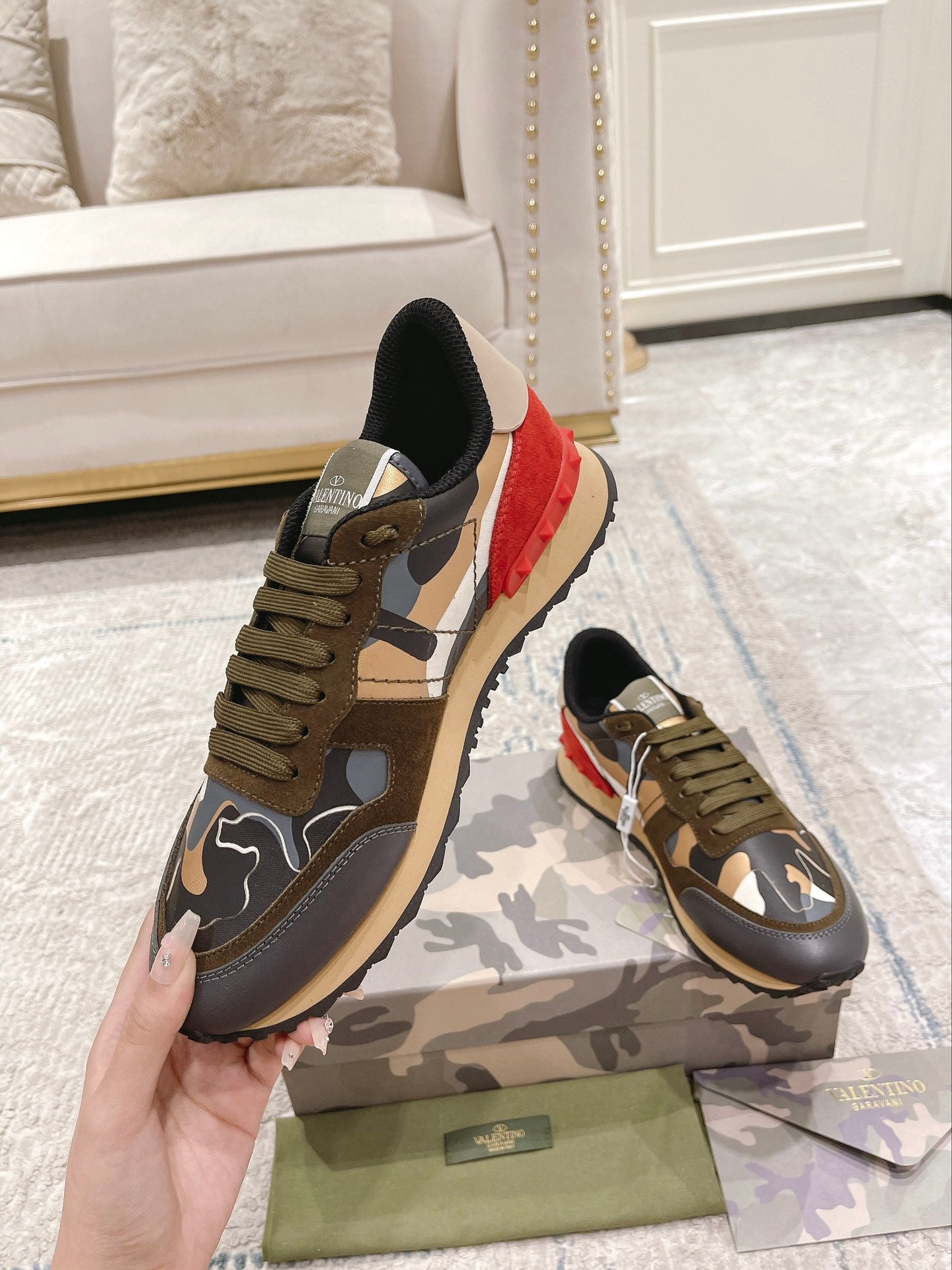 LuxluxHouse Best Quality Shoes Valentino