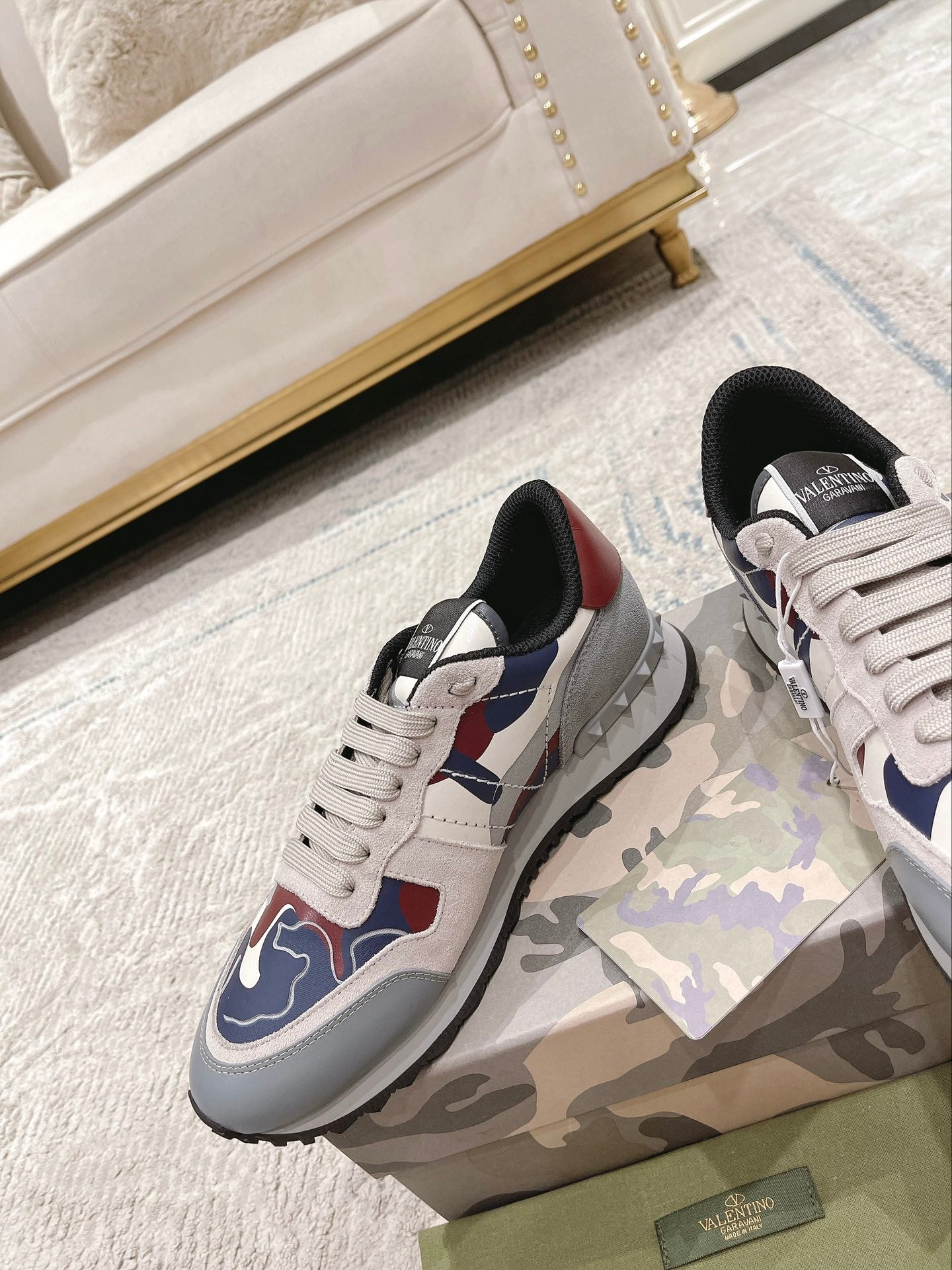 LuxluxHouse Best Quality Shoes Valentino