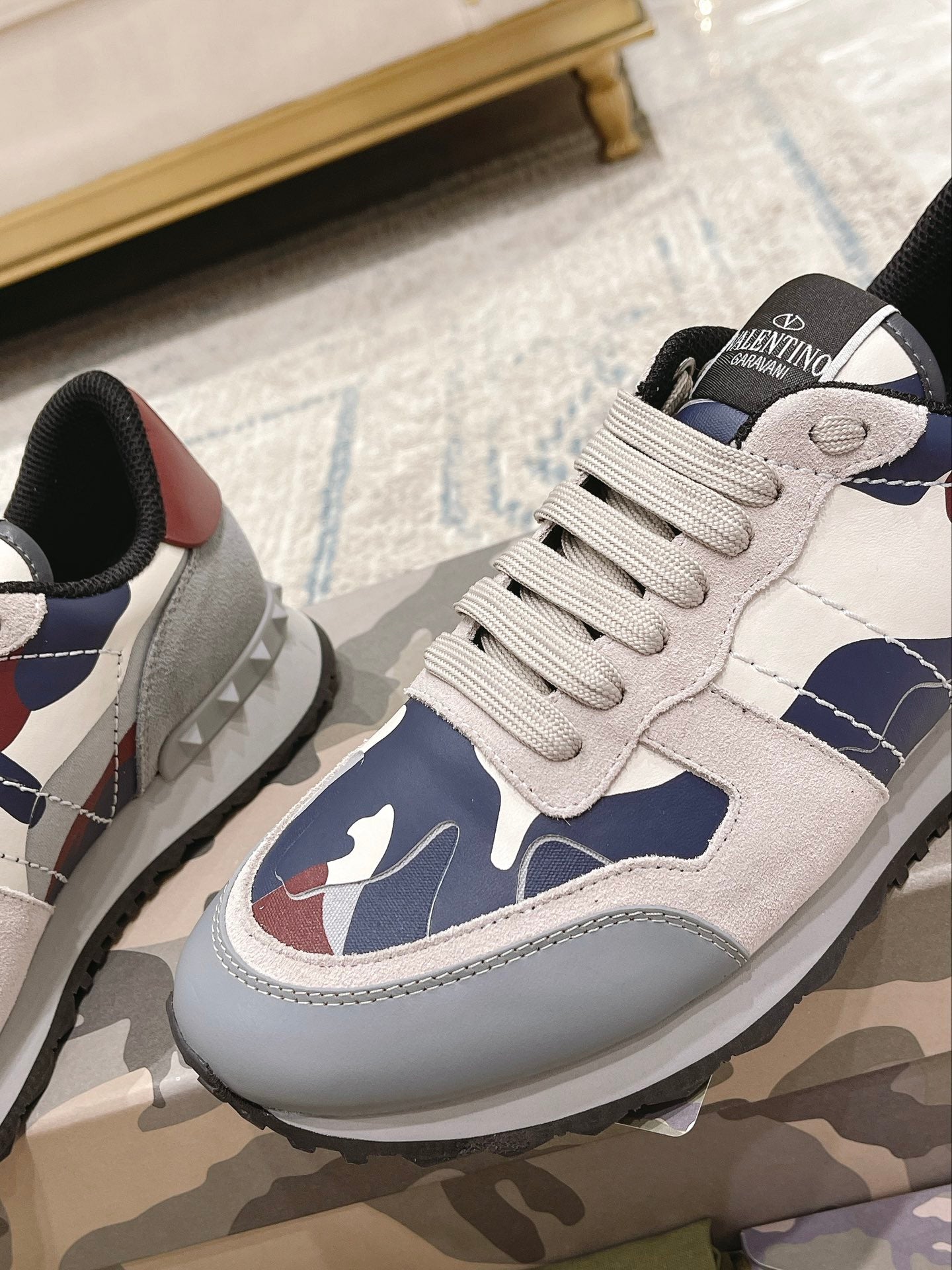 LuxluxHouse Best Quality Shoes Valentino