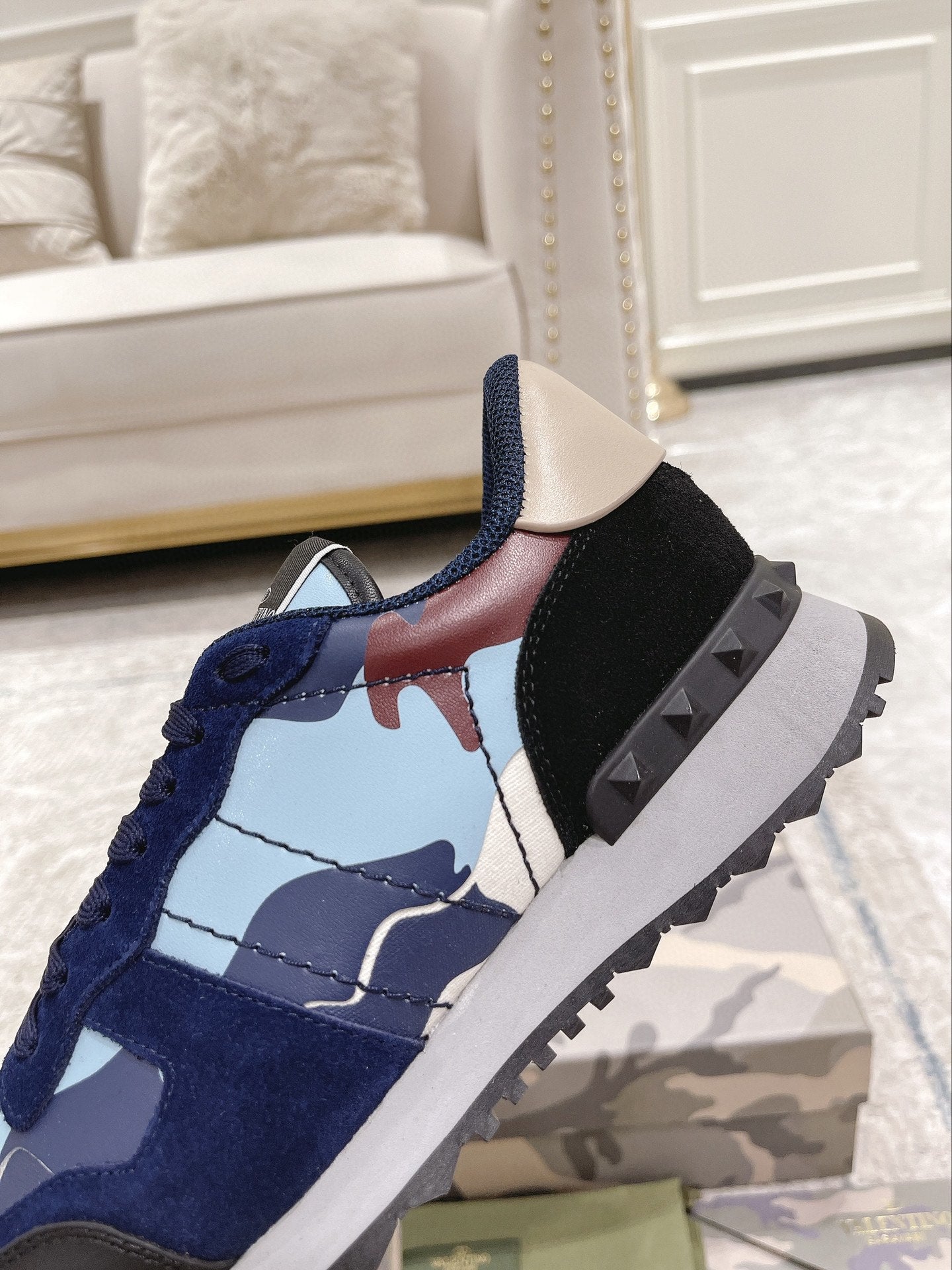 LuxluxHouse Best Quality Shoes Valentino