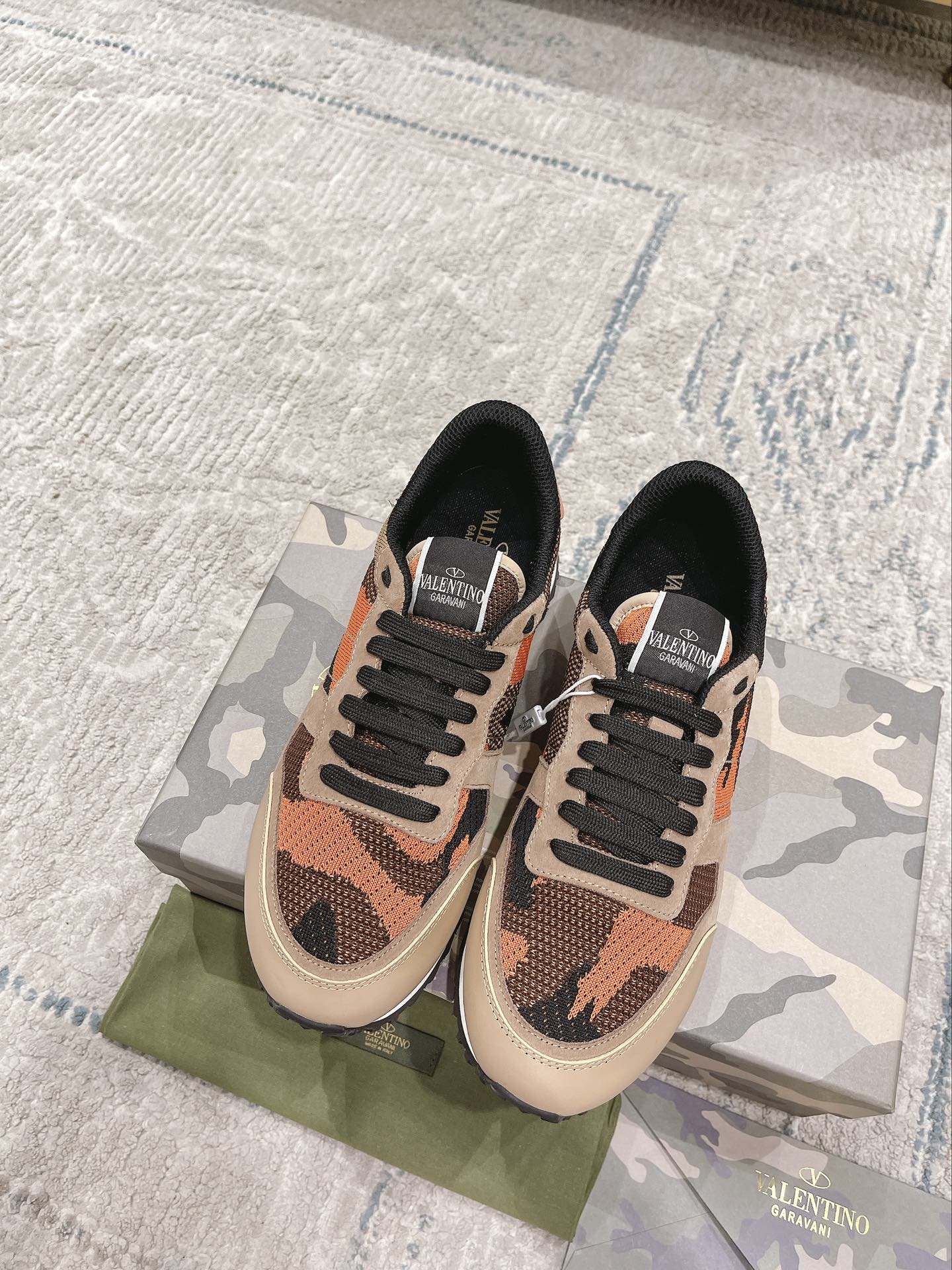 LuxluxHouse Best Quality Shoes Valentino