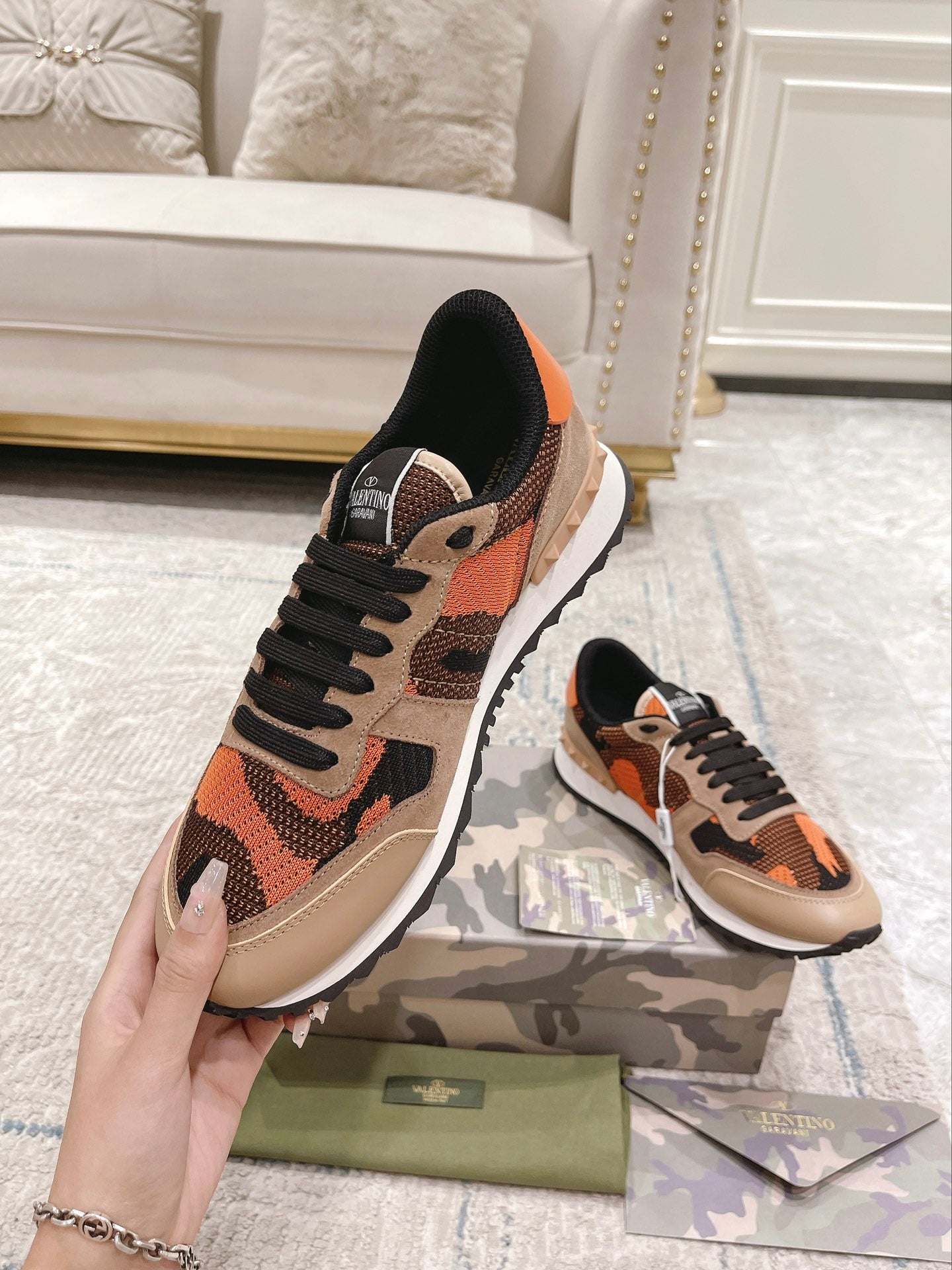 LuxluxHouse Best Quality Shoes Valentino