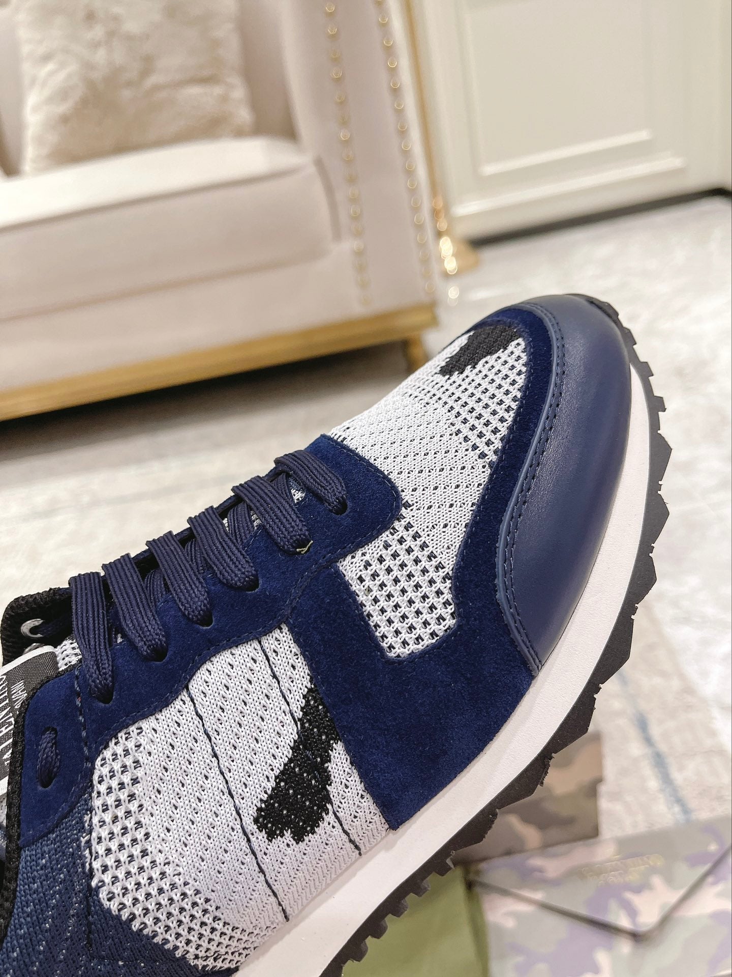 LuxluxHouse Best Quality Shoes Valentino