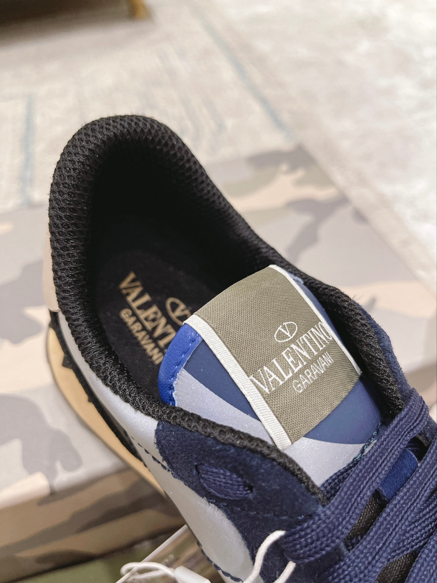 LuxluxHouse Best Quality Shoes Valentino