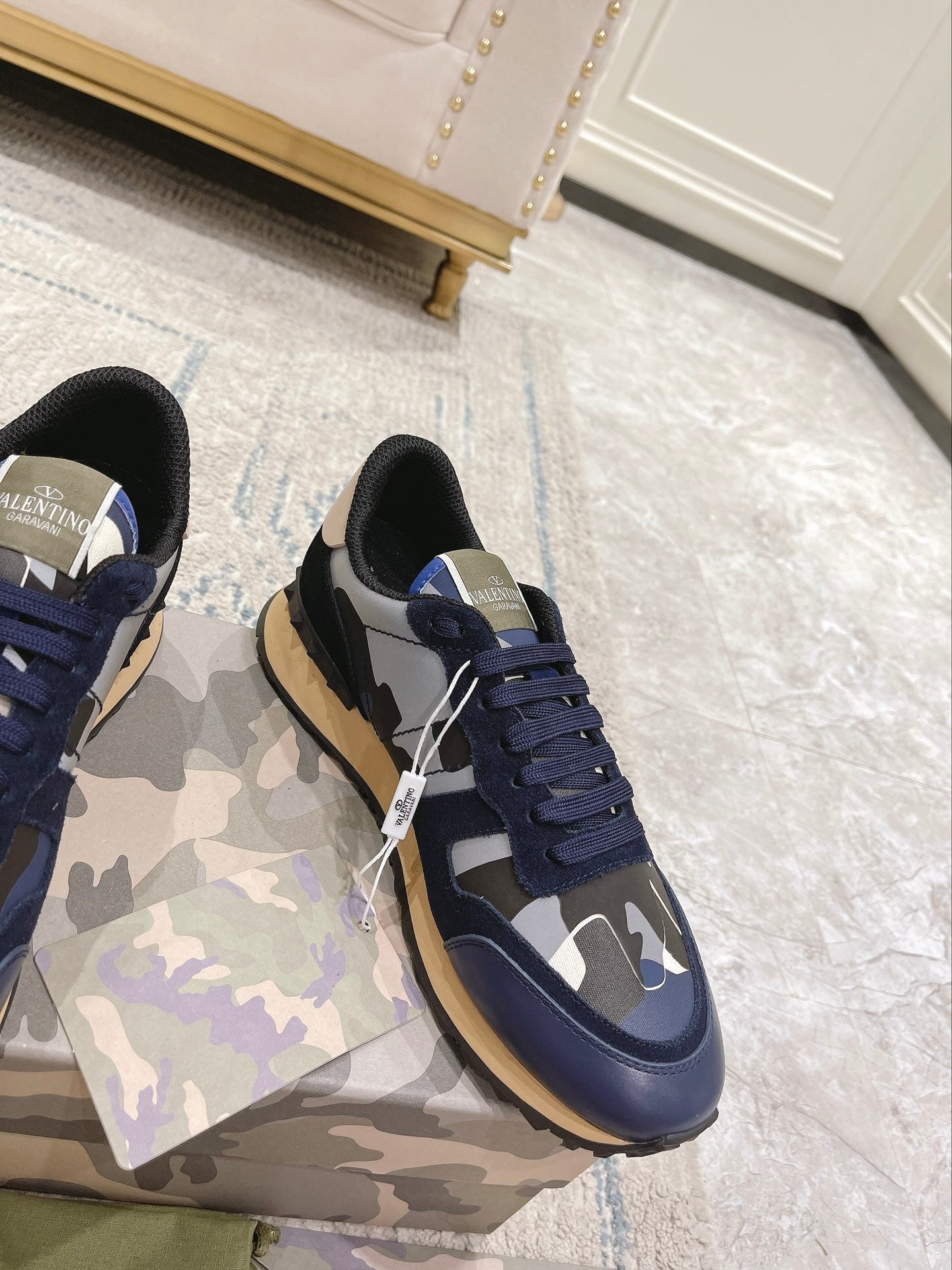 LuxluxHouse Best Quality Shoes Valentino