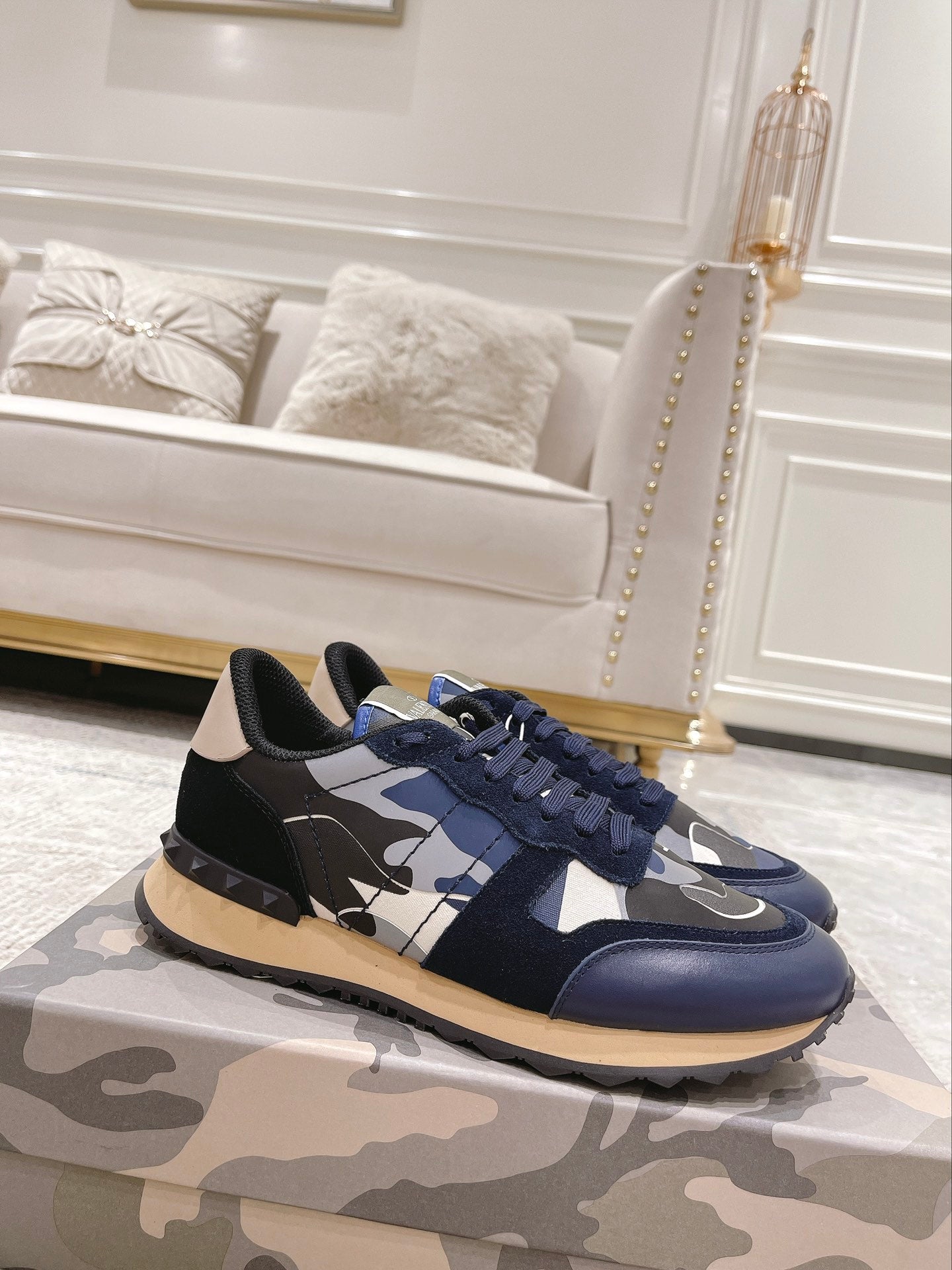 LuxluxHouse Best Quality Shoes Valentino