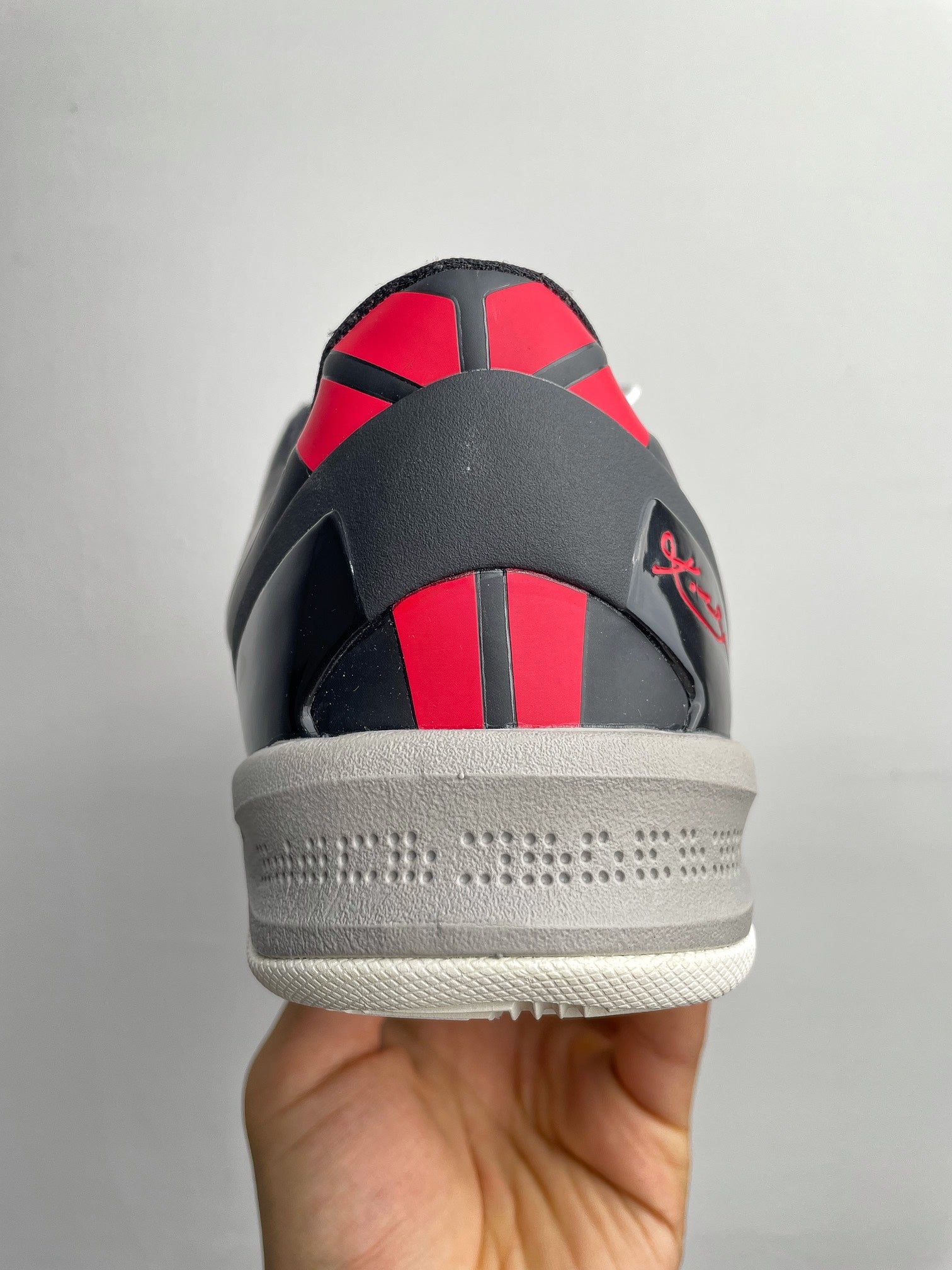 Max/WKB Batch-Nike Kobe 8 Protro “Milk Snake”