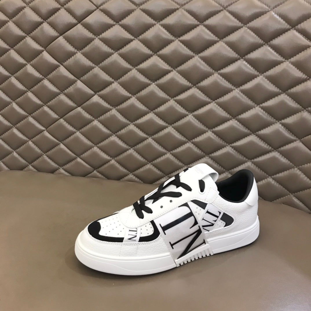 LuxluxHouse Best Quality Shoes Valentino