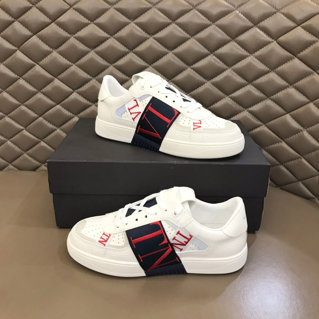 LuxluxHouse Best Quality Shoes Valentino