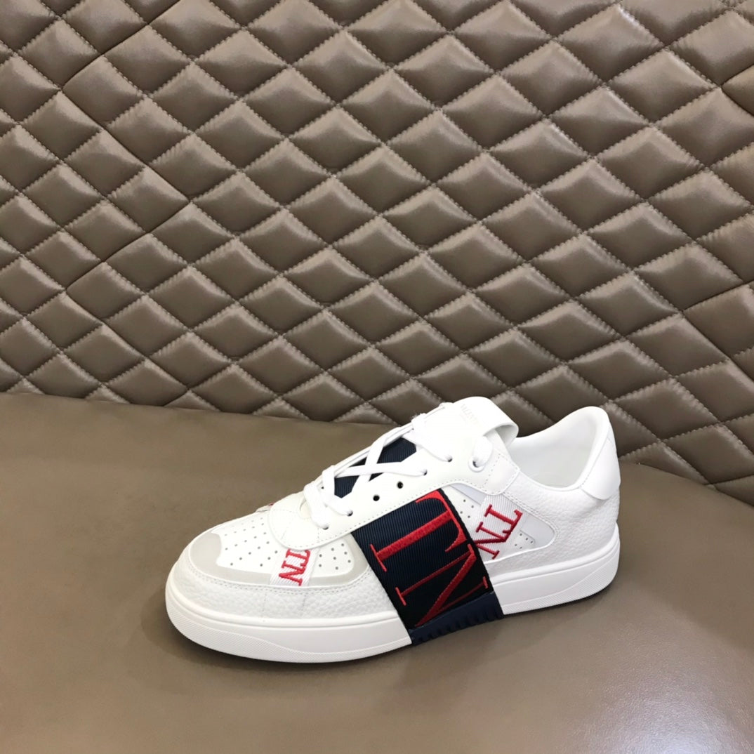 LuxluxHouse Best Quality Shoes Valentino