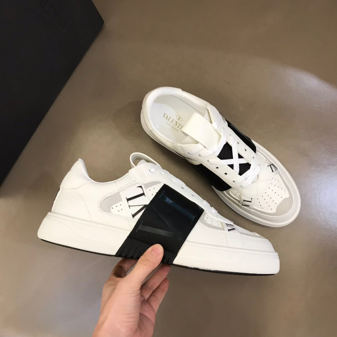 LuxluxHouse Best Quality Shoes Valentino