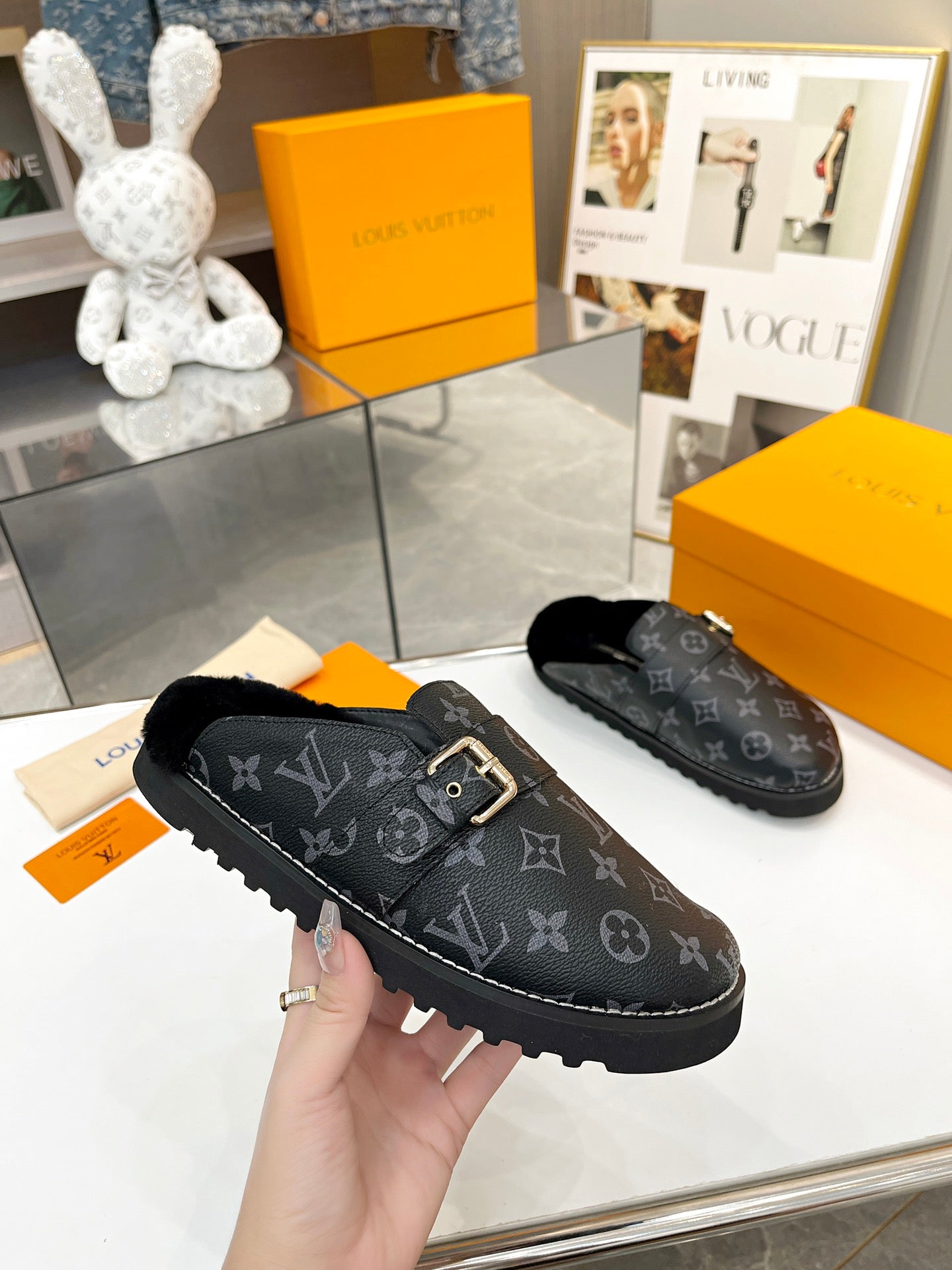 LuxluxHouse Best Quality Sandals Louis Vuitton