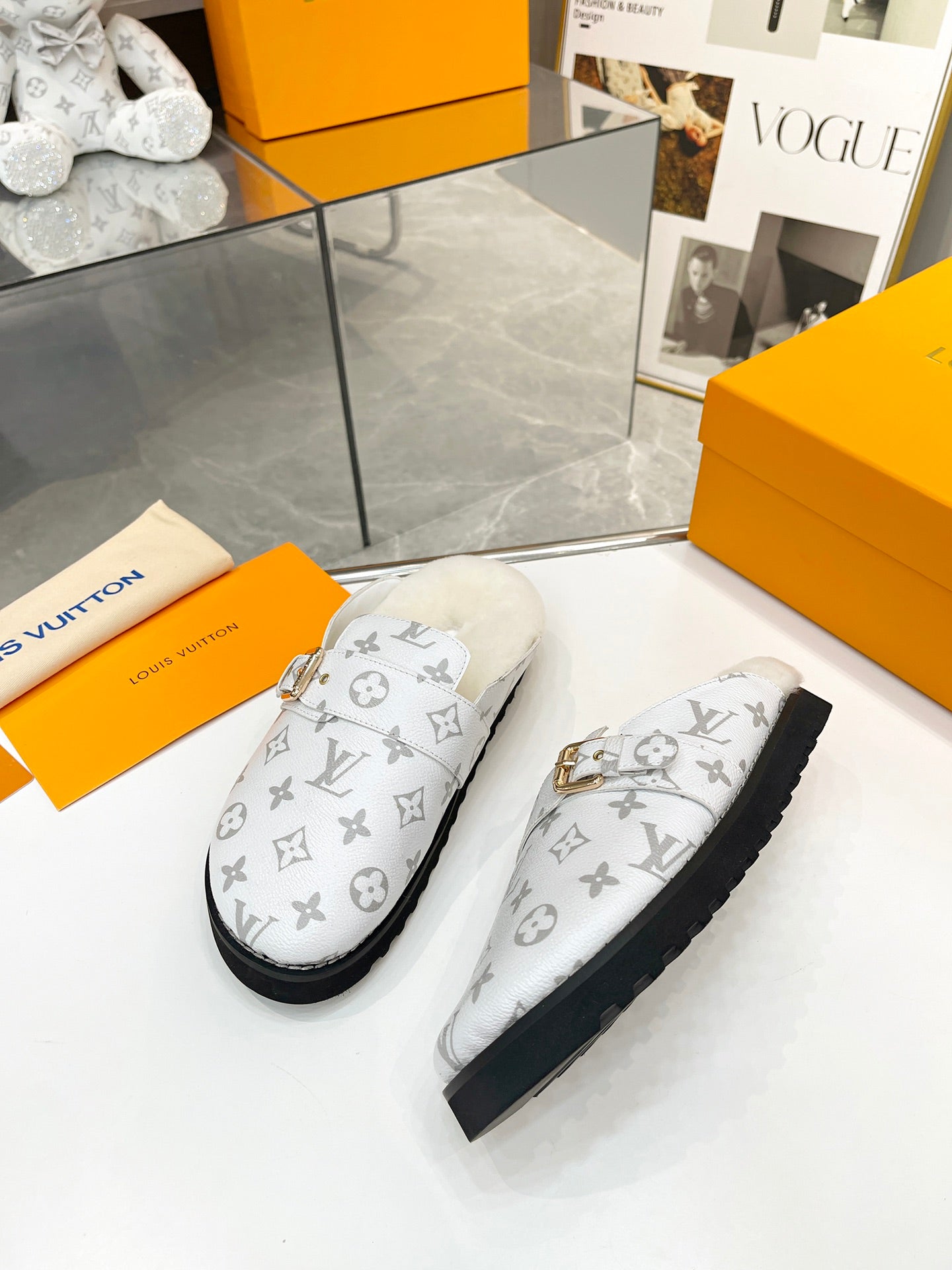 LuxluxHouse Best Quality Sandals Louis Vuitton