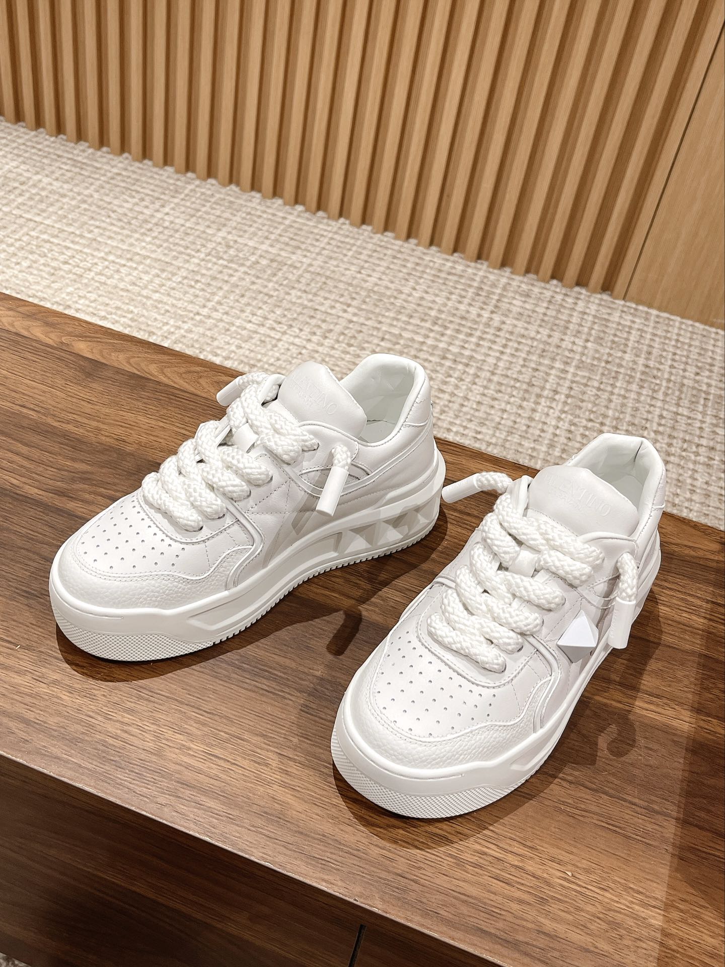 LuxluxHouse Best Quality Valentino Women Shoes