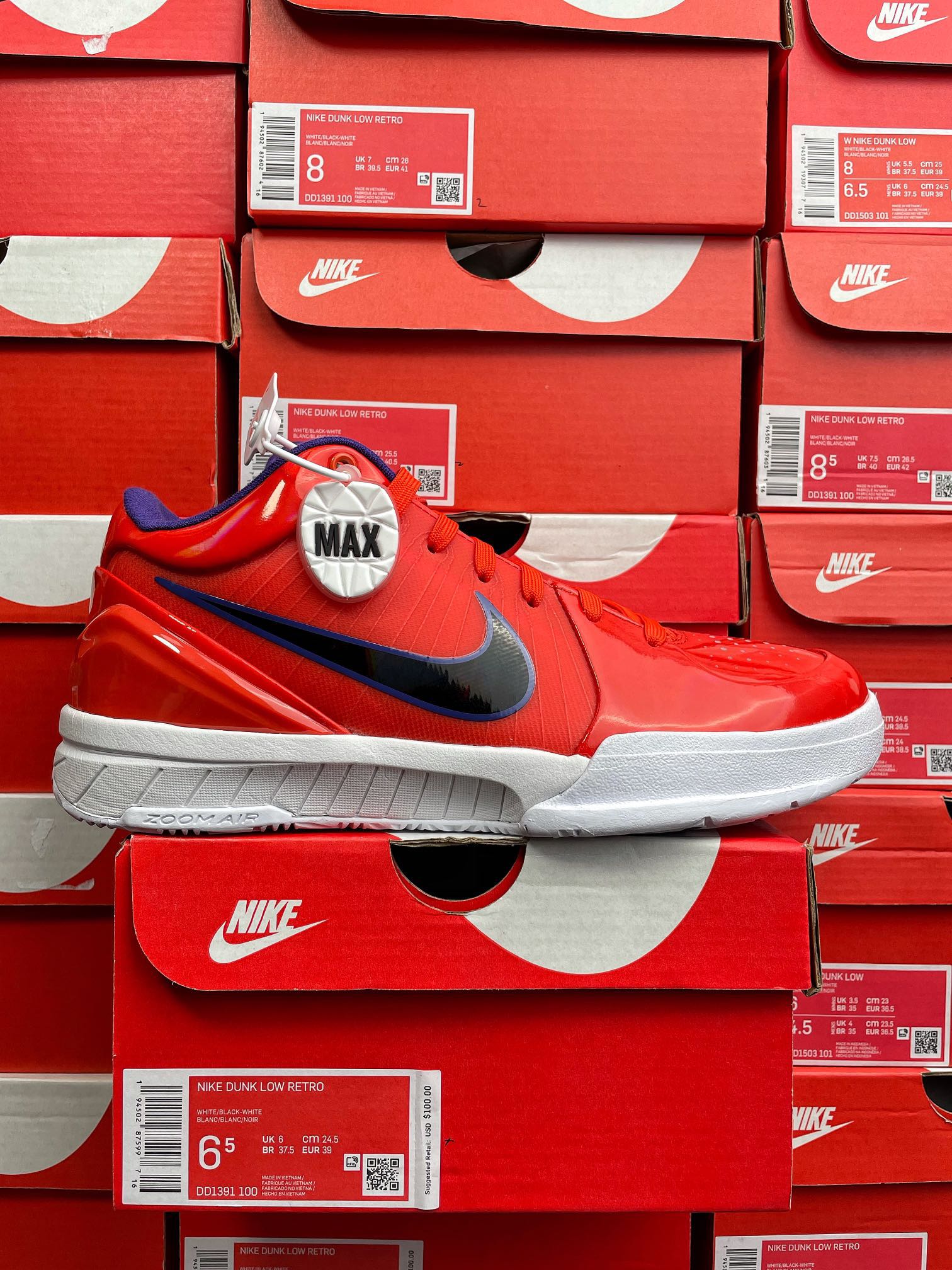 Max/WKB Batch-UNDEFEATED × Nike Zoom Kobe 4 Protro