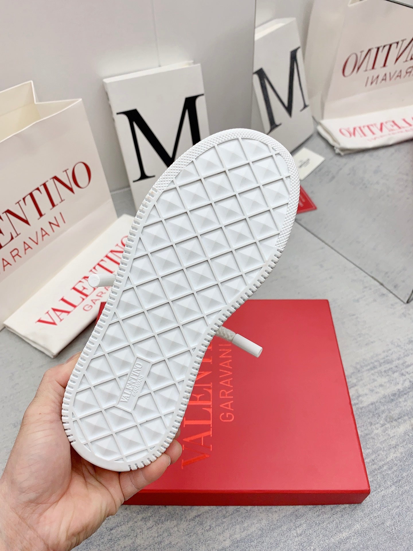 LuxluxHouse Best Quality Shoes Valentino