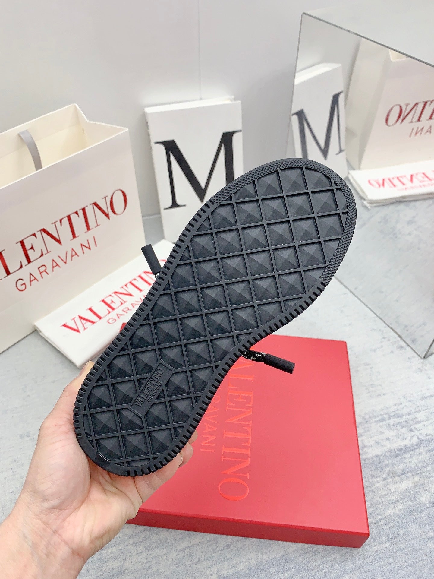 LuxluxHouse Best Quality Shoes Valentino