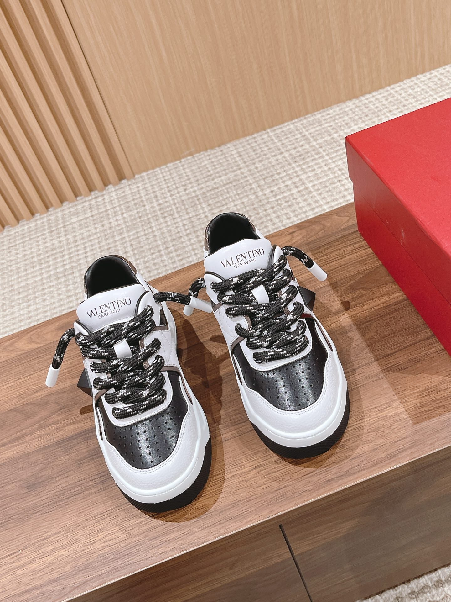 LuxluxHouse Best Quality Valentino Women Shoes