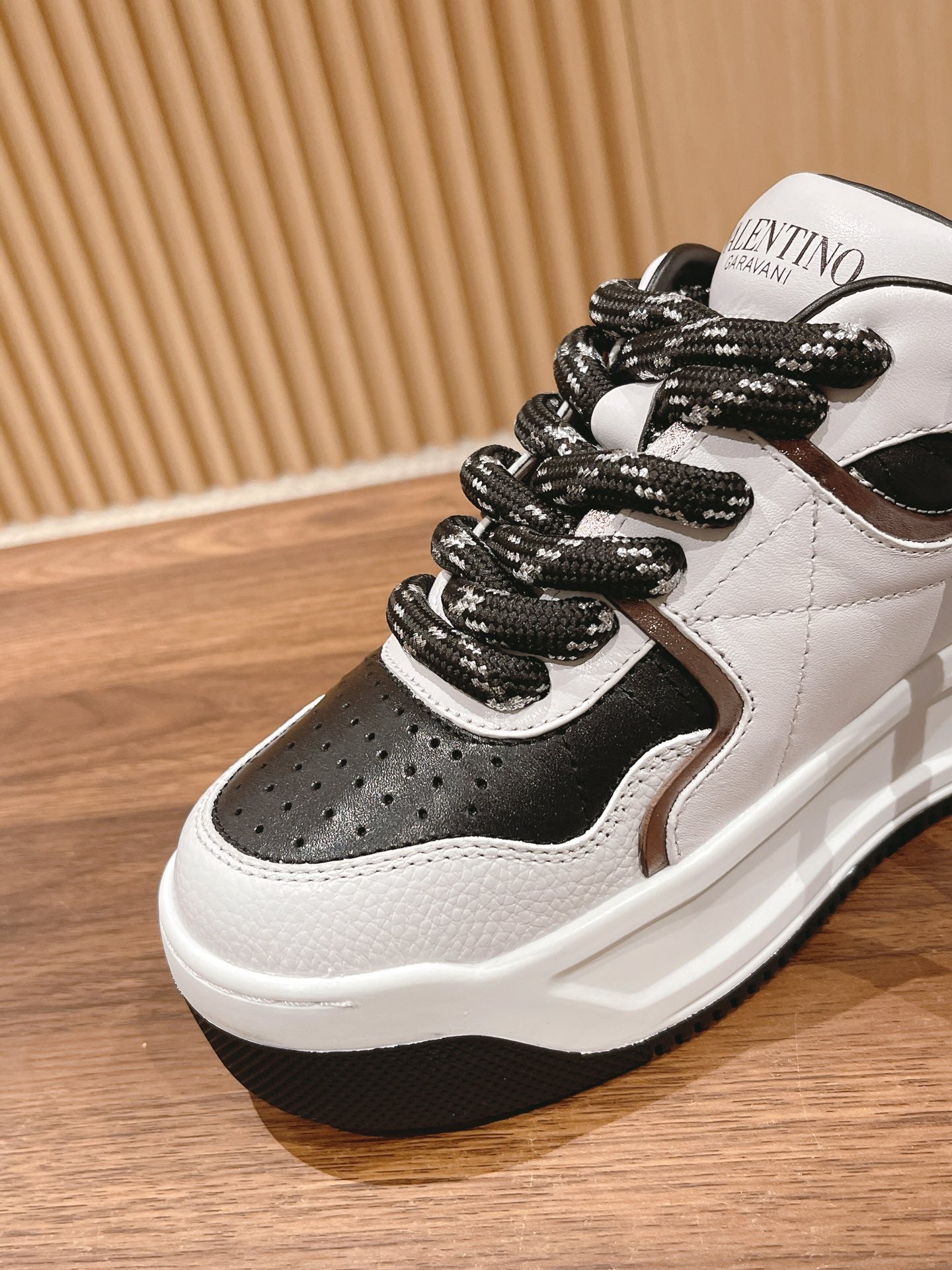 LuxluxHouse Best Quality Valentino Women Shoes