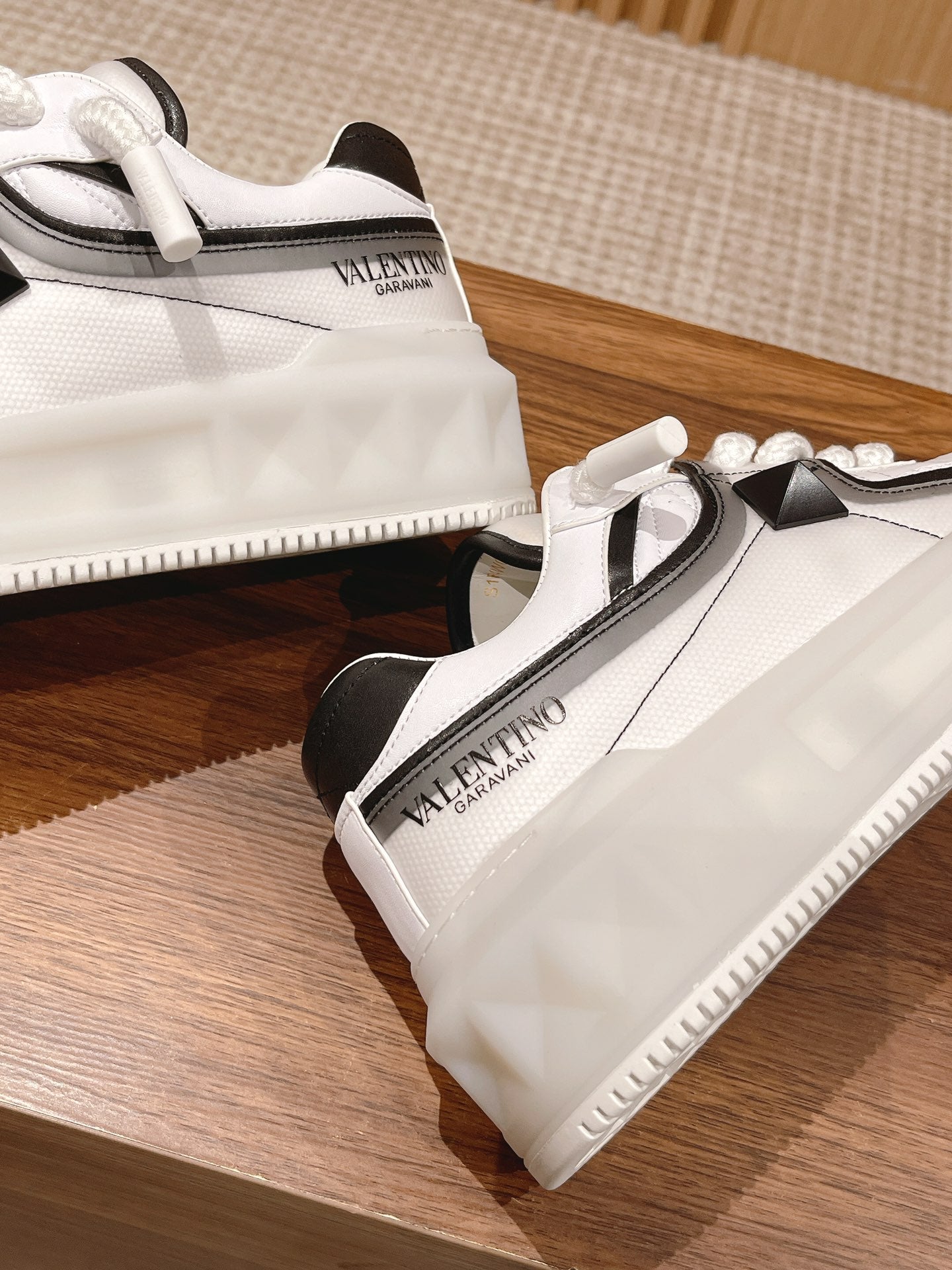 LuxluxHouse Best Quality Valentino Women Shoes