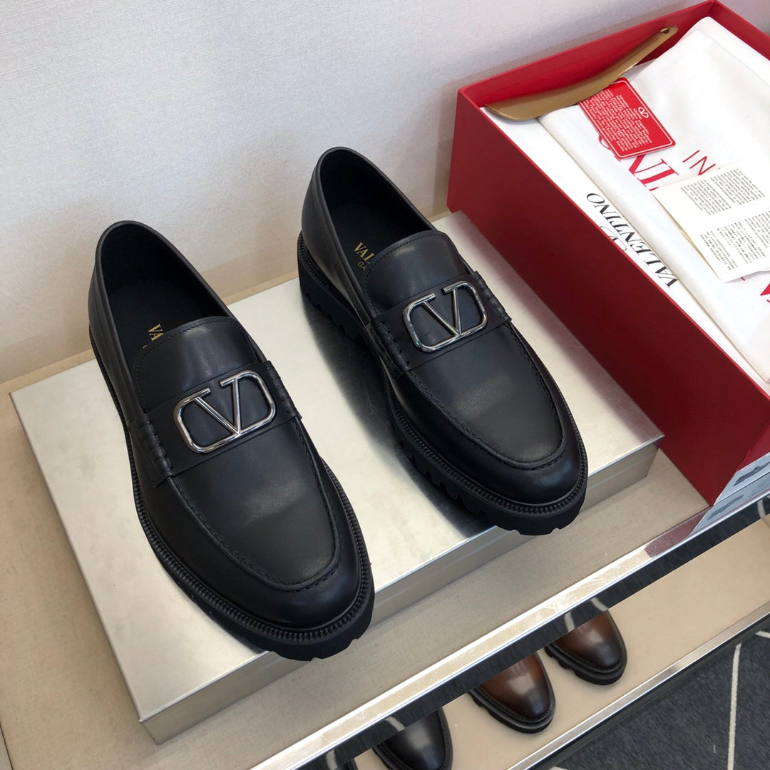 LuxluxHouse Best Quality Shoes Valentino
