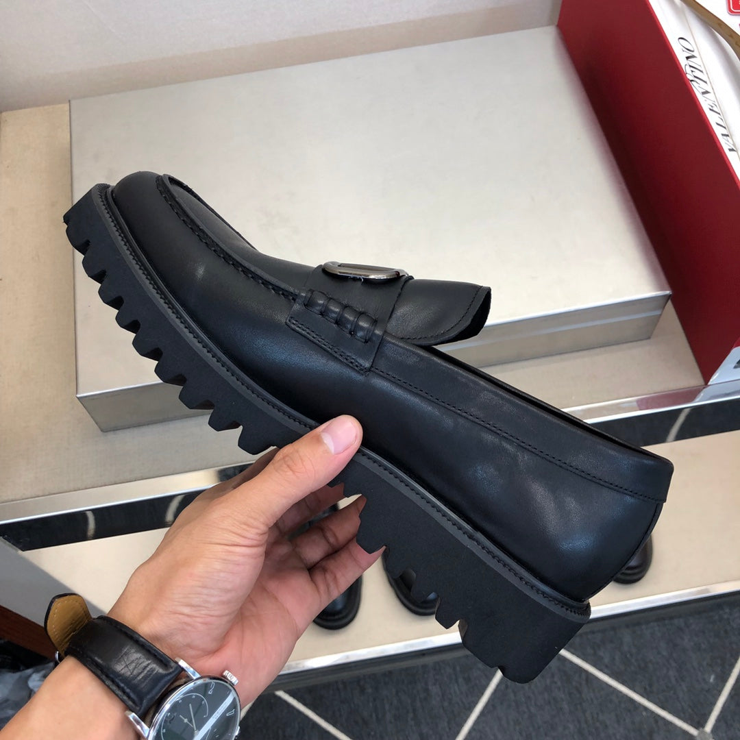 LuxluxHouse Best Quality Shoes Valentino