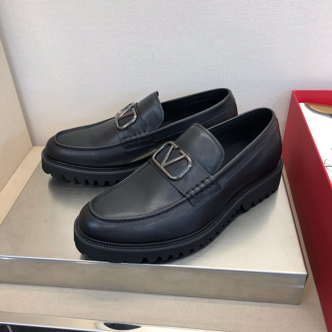 LuxluxHouse Best Quality Shoes Valentino