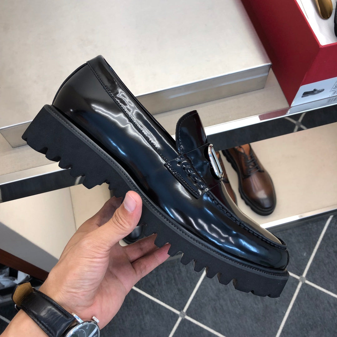 LuxluxHouse Best Quality Shoes Valentino