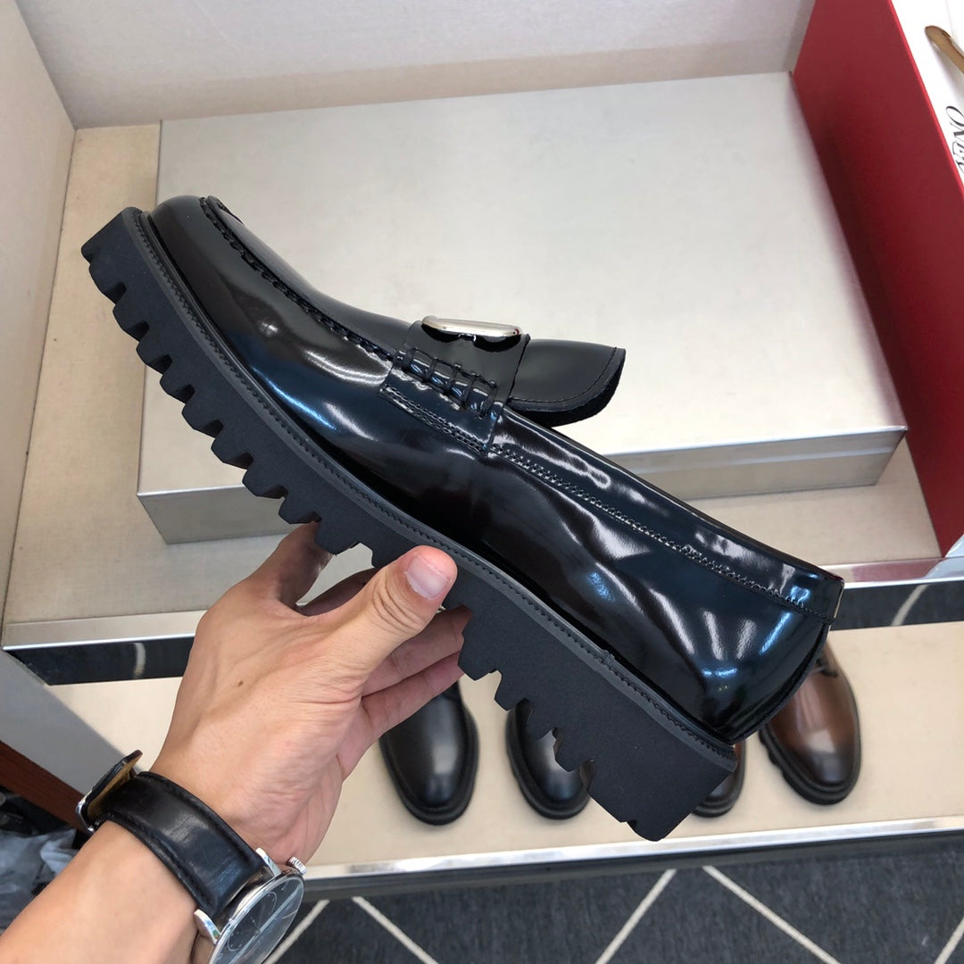 LuxluxHouse Best Quality Shoes Valentino