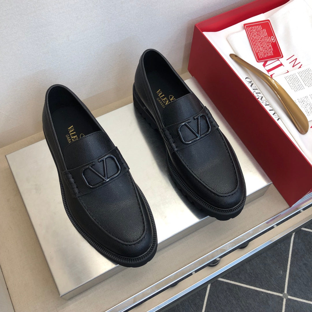 LuxluxHouse Best Quality Shoes Valentino