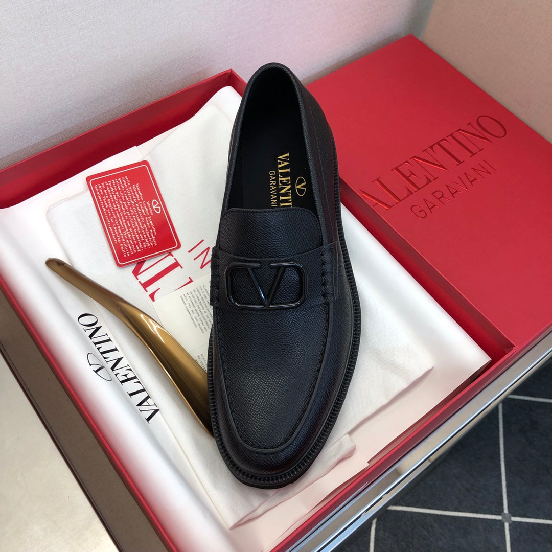 LuxluxHouse Best Quality Shoes Valentino