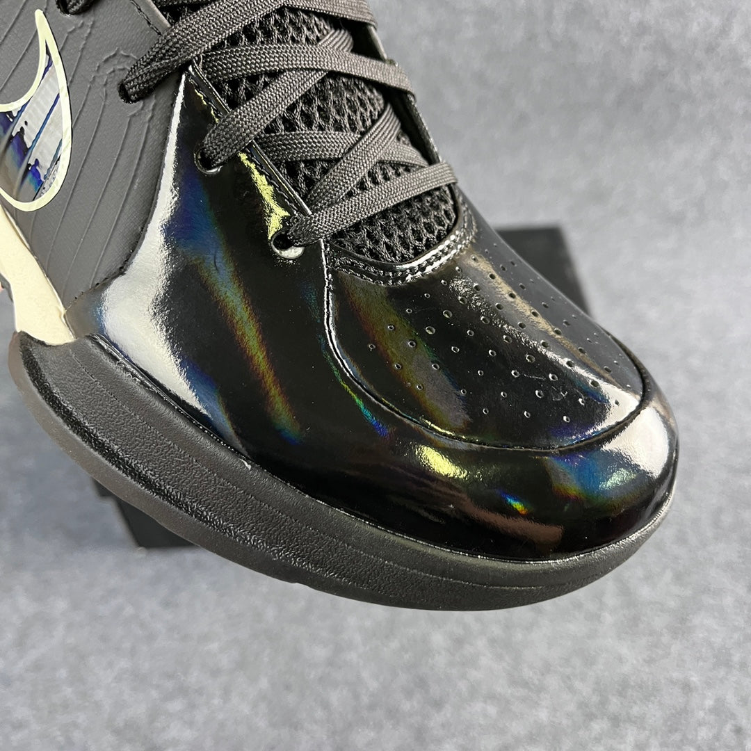 Max/WKB Batch-UNDEFEATED × Nike Zoom Kobe 4 Protro