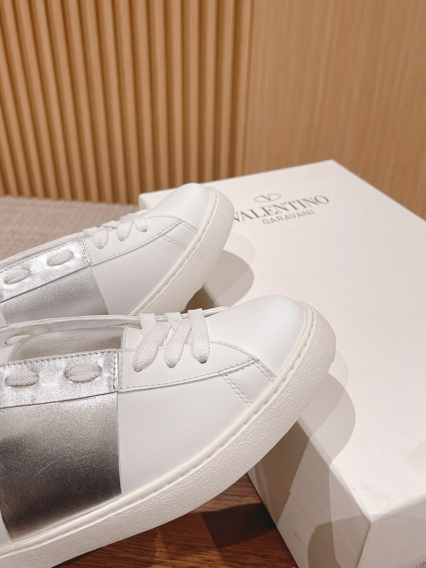 LuxluxHouse Best Quality Valentino Women Shoes