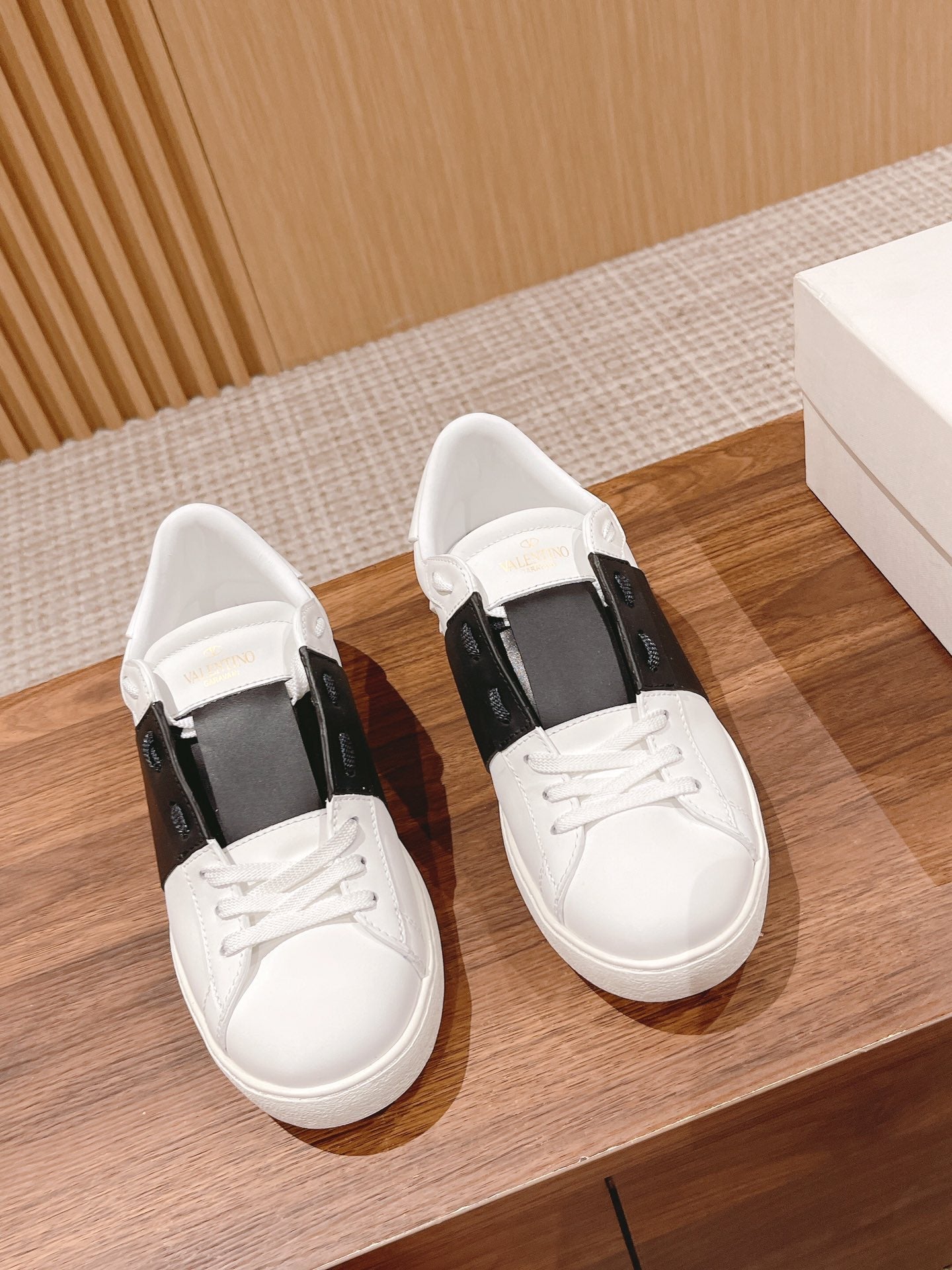 LuxluxHouse Best Quality Valentino Women Shoes
