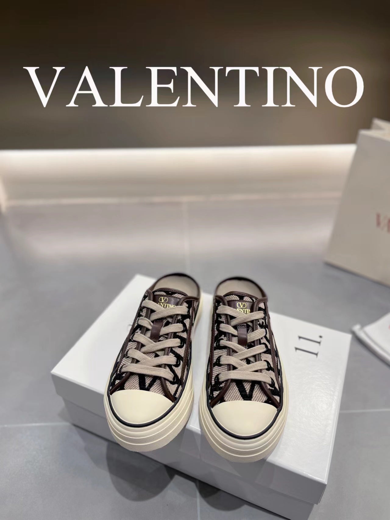 LuxluxHouse Best Quality Shoes Valentino