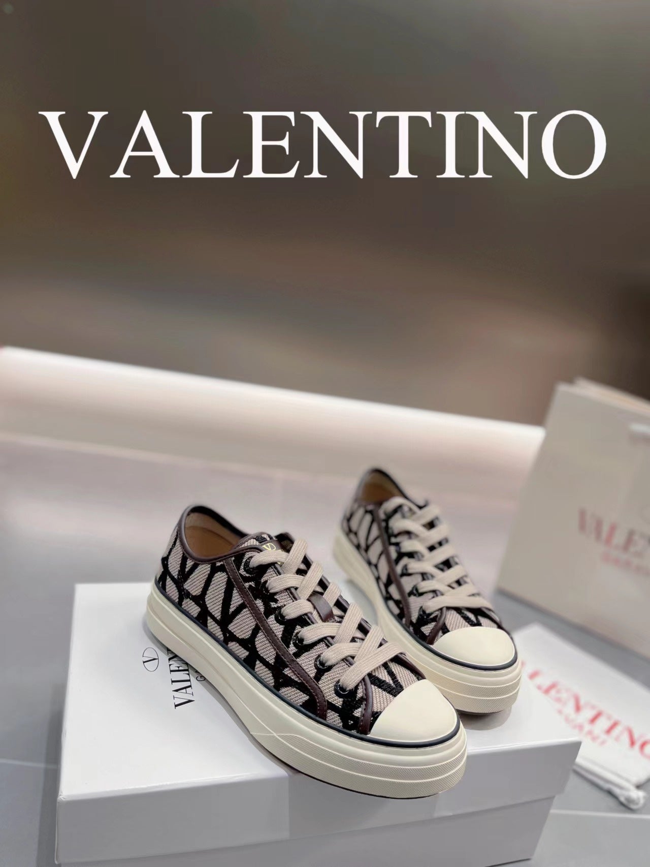 LuxluxHouse Best Quality Shoes Valentino