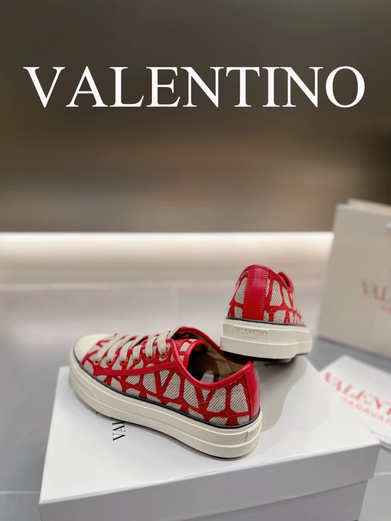 LuxluxHouse Best Quality Shoes Valentino