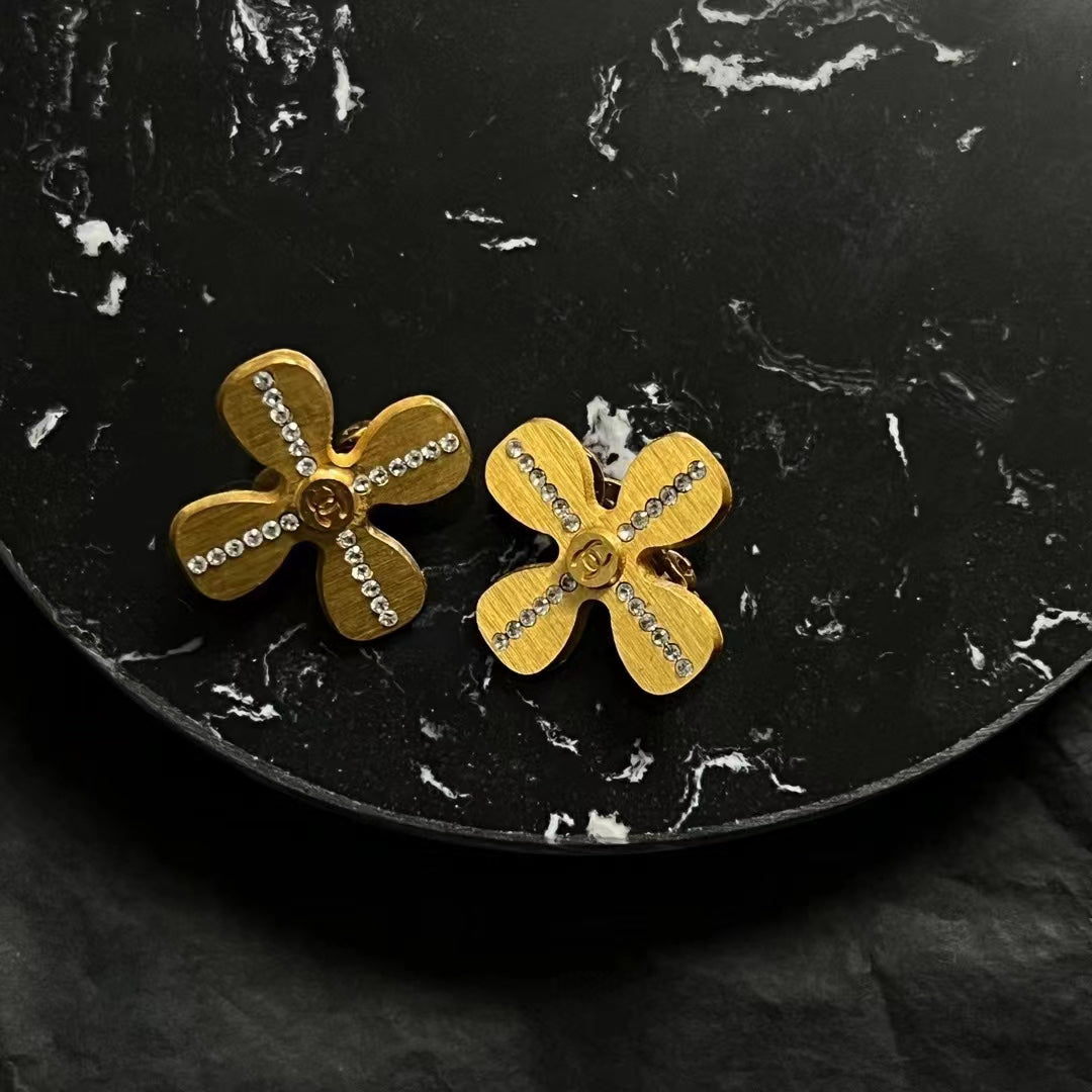 LuxluxHouse Low Price And High Quality Accessories Earrings