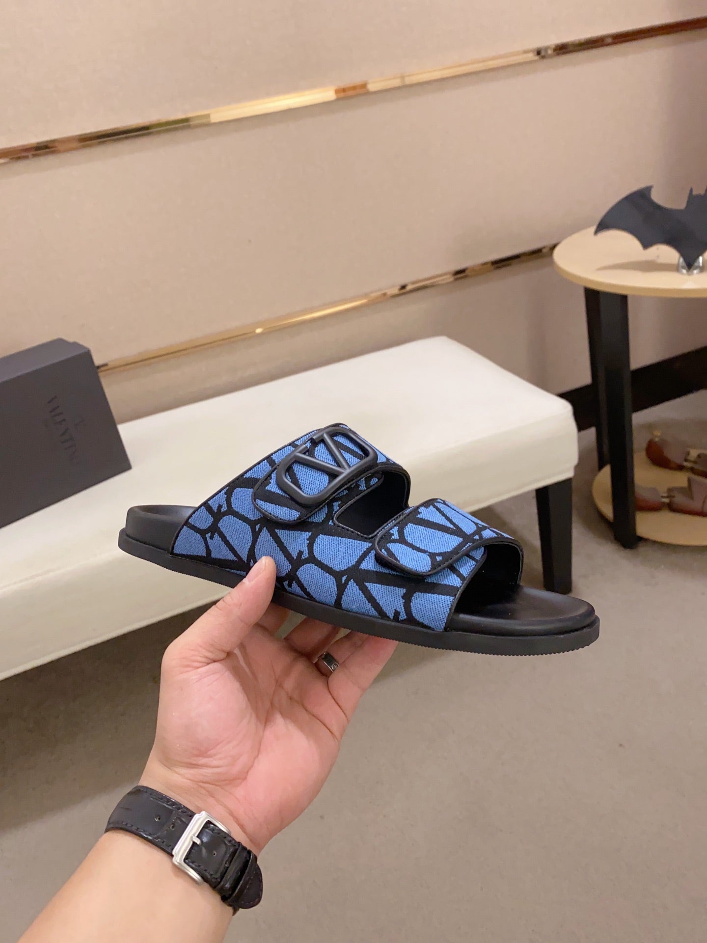 LuxluxHouse Best Quality Sandals Valentino