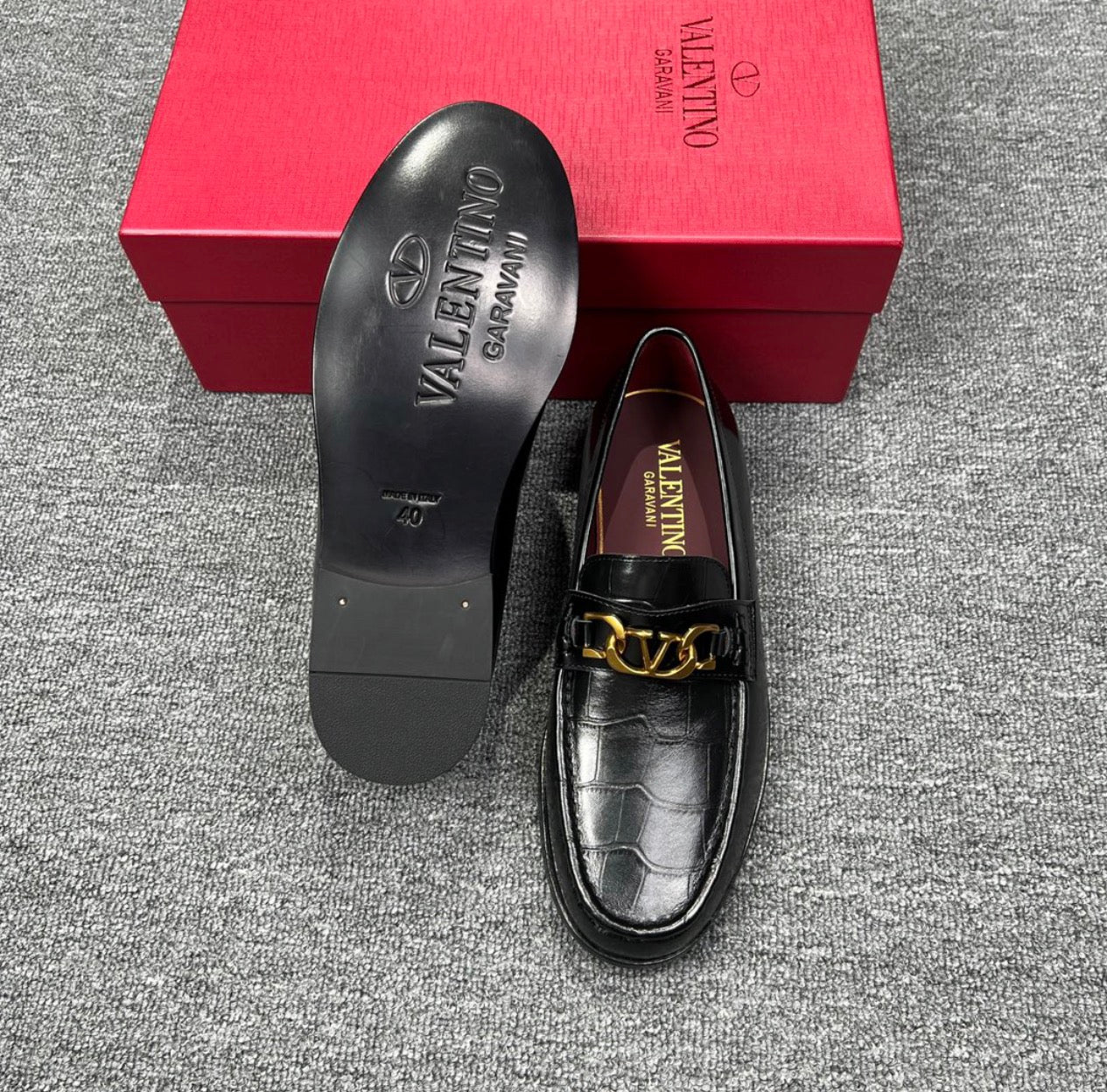 LuxluxHouse Best Quality Shoes Valentino