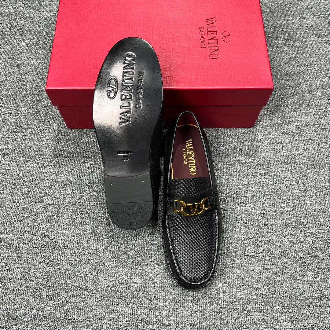 LuxluxHouse Best Quality Shoes Valentino