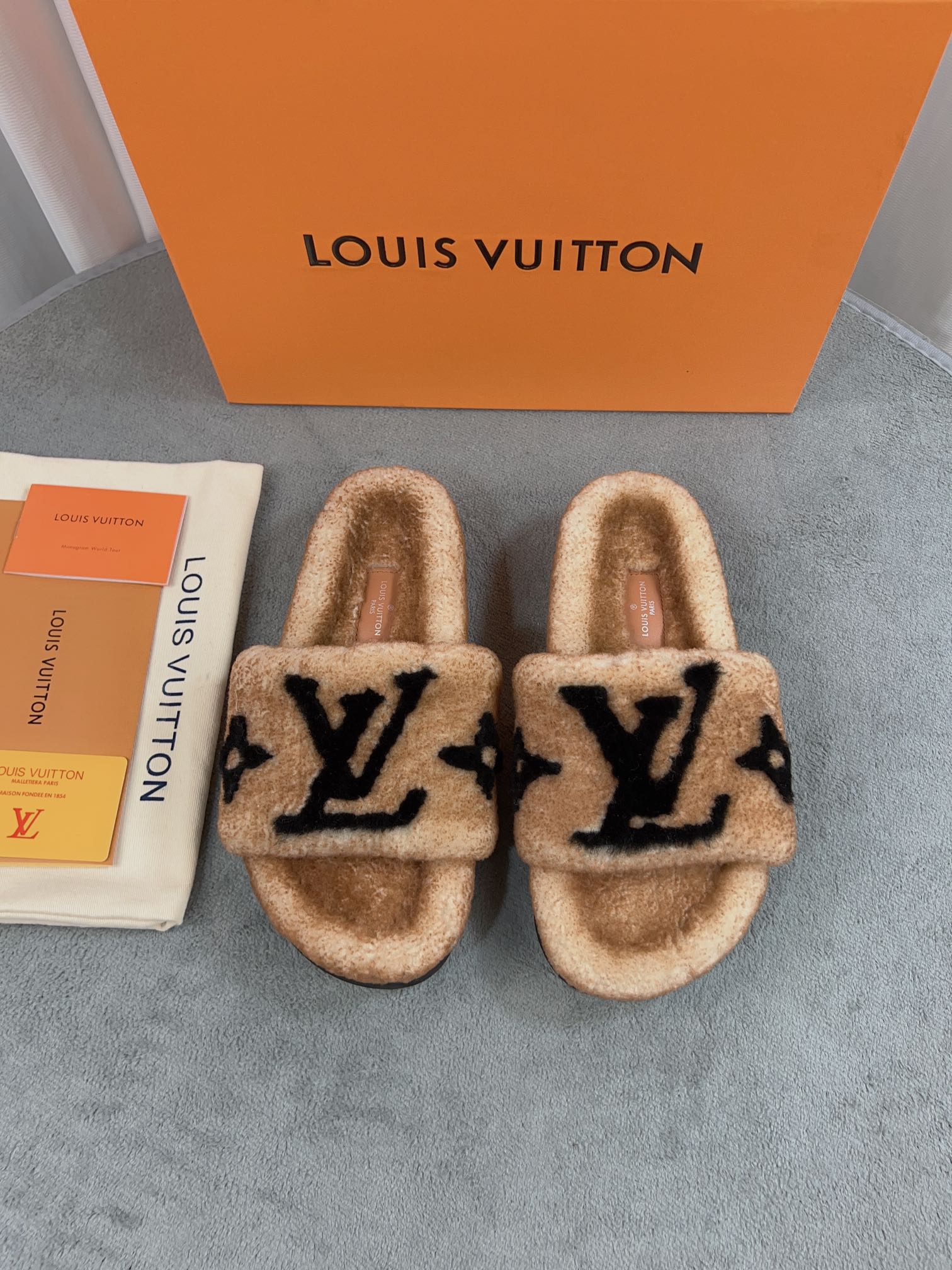 LuxluxHouse Best Quality Sandals Louis Vuitton