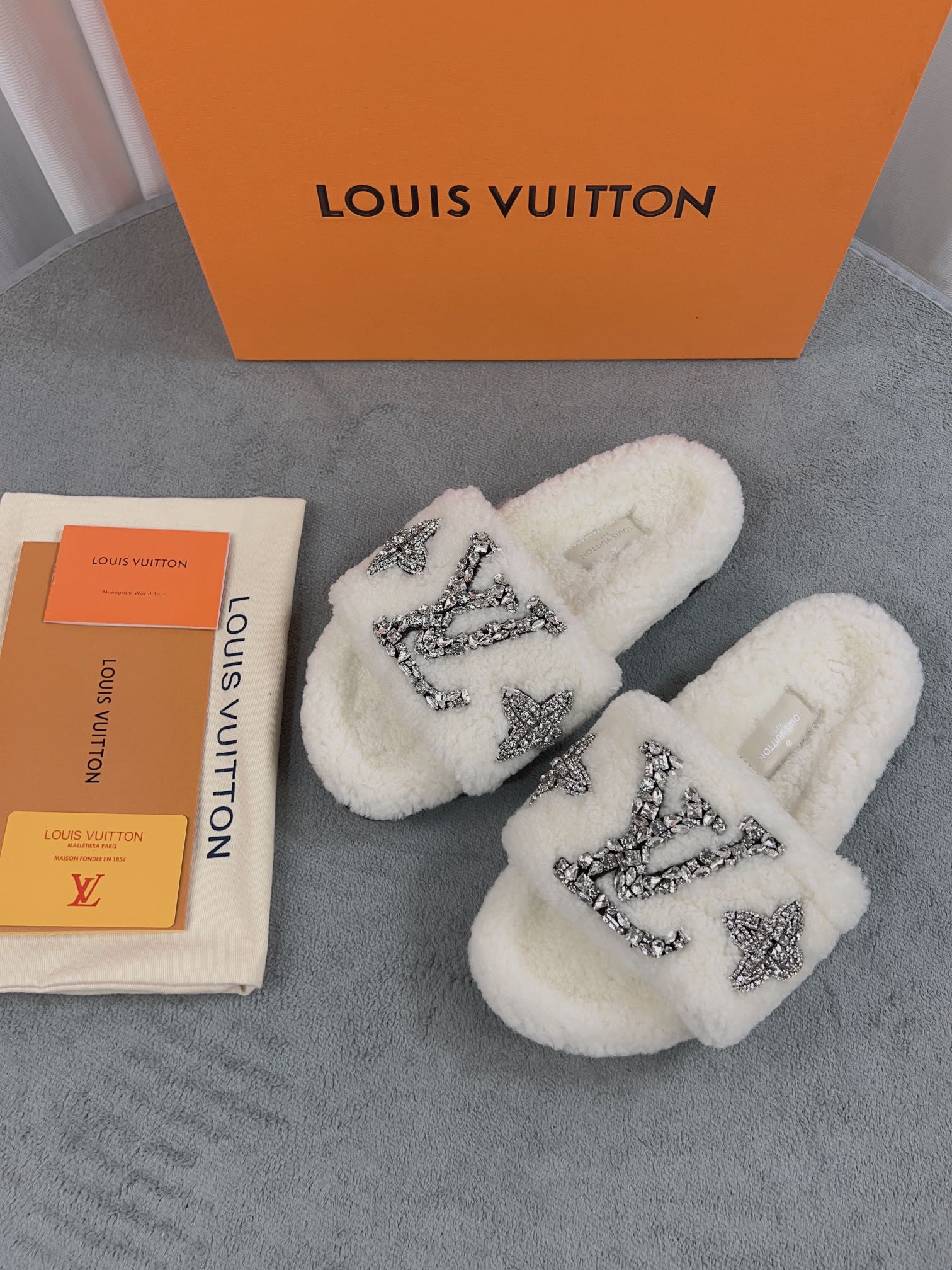 LuxluxHouse Best Quality Sandals Louis Vuitton