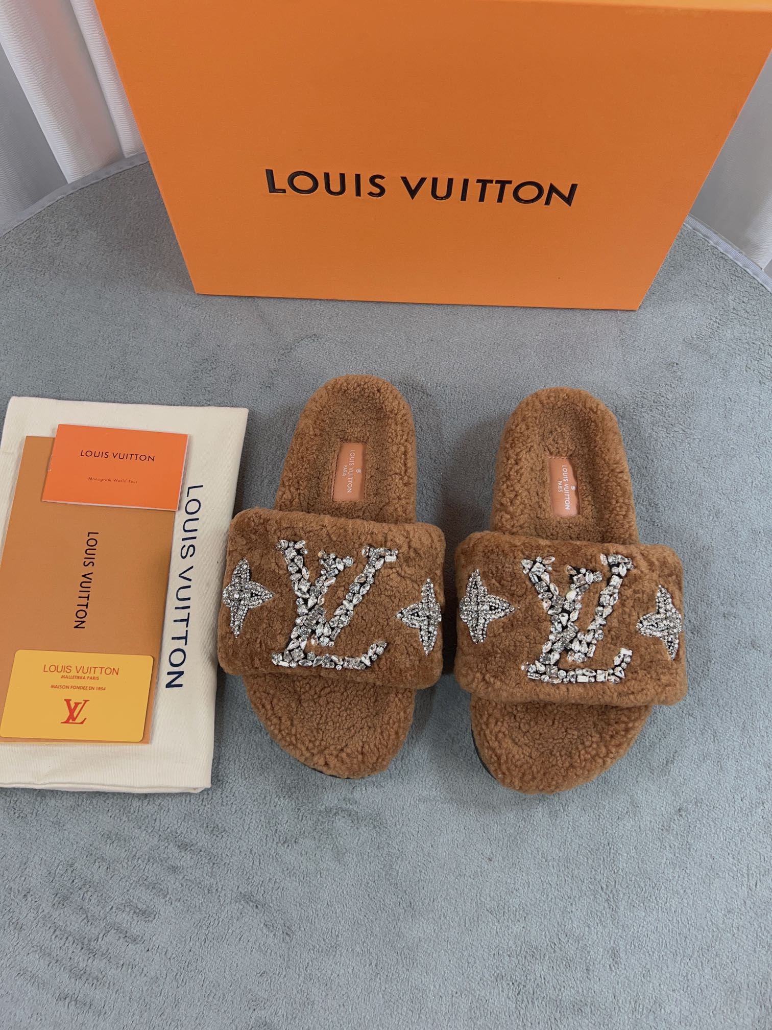 LuxluxHouse Best Quality Sandals Louis Vuitton