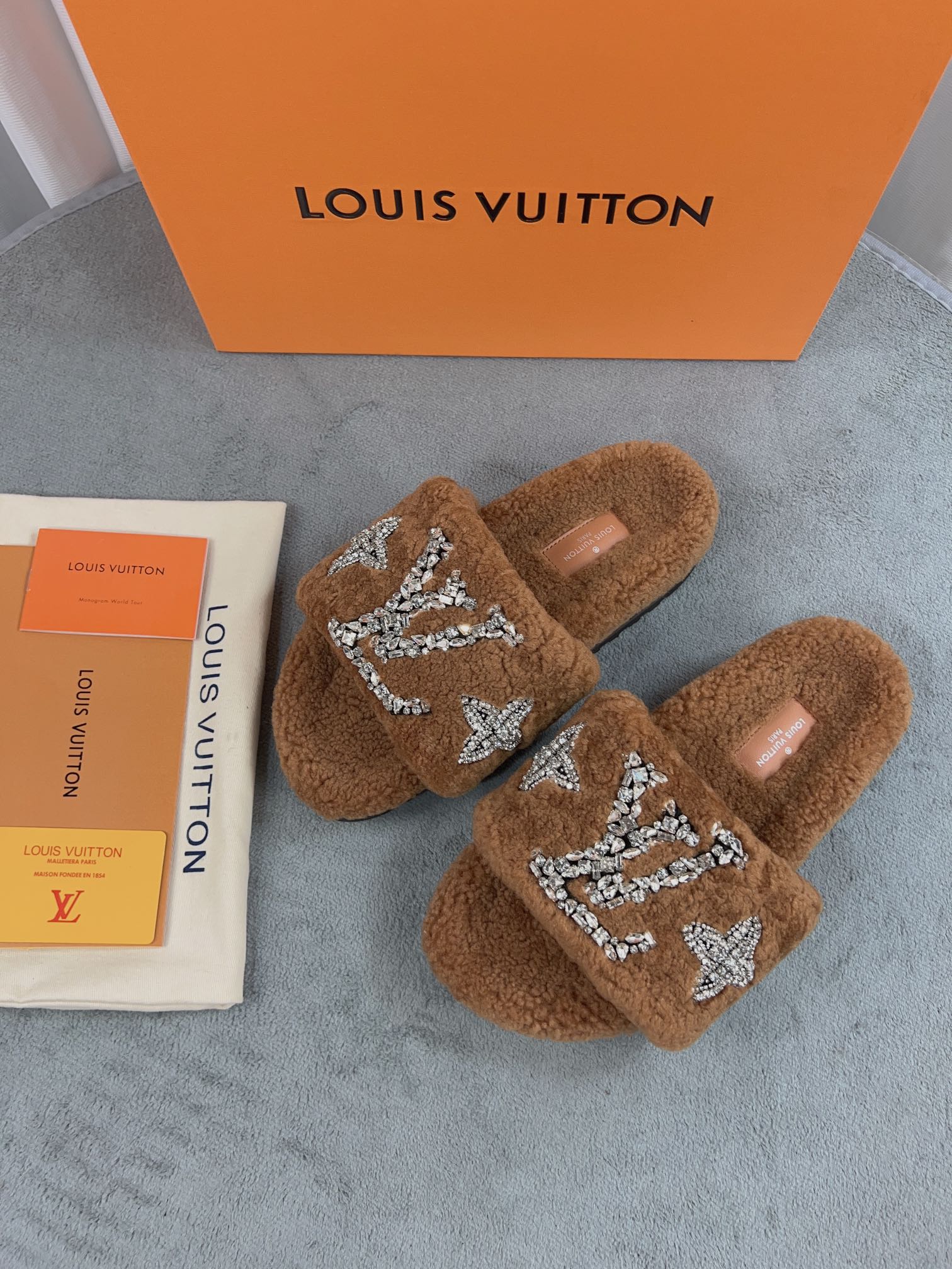 LuxluxHouse Best Quality Sandals Louis Vuitton